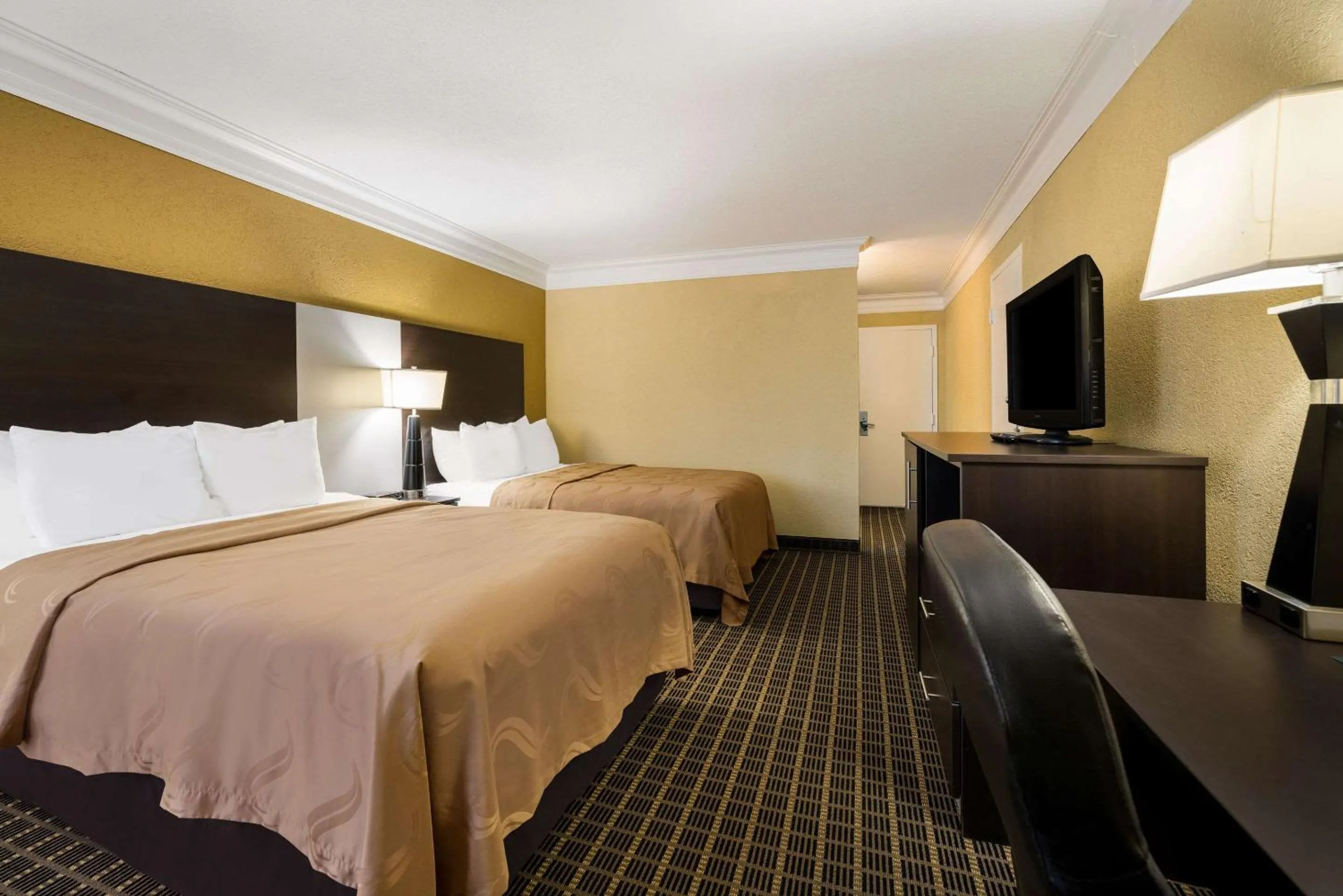 Bedroom, Bed in Quality Inn & Suites Syracuse Fairgrounds