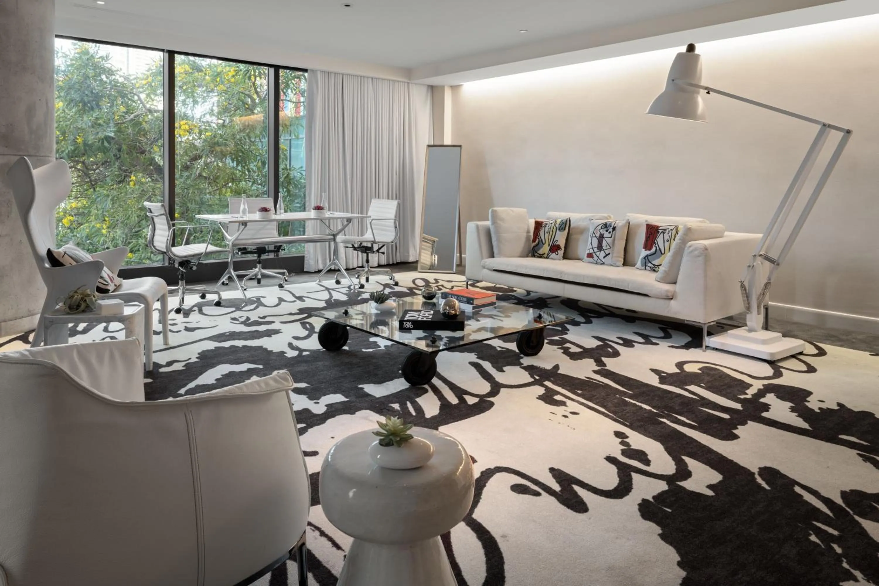 Meeting/conference room in Dua Miami, Autograph Collection