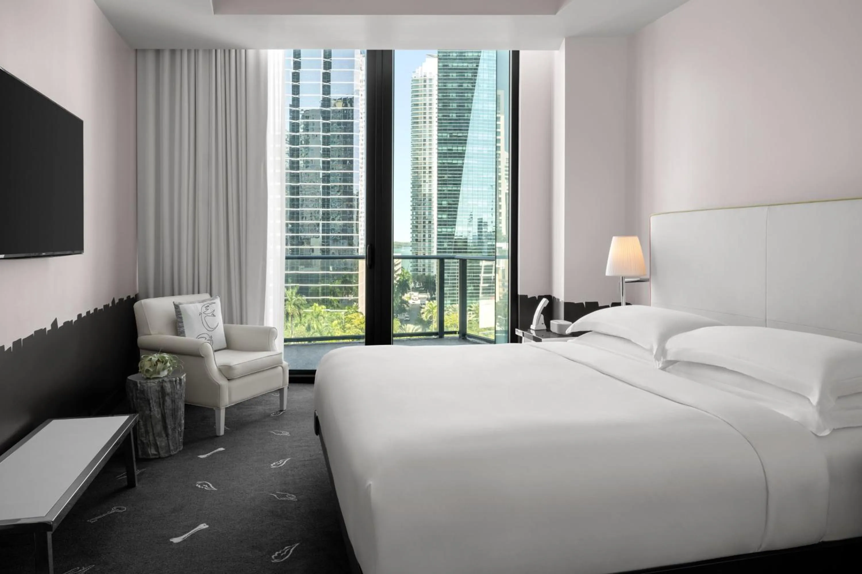 Photo of the whole room, Bed in Dua Miami, Autograph Collection