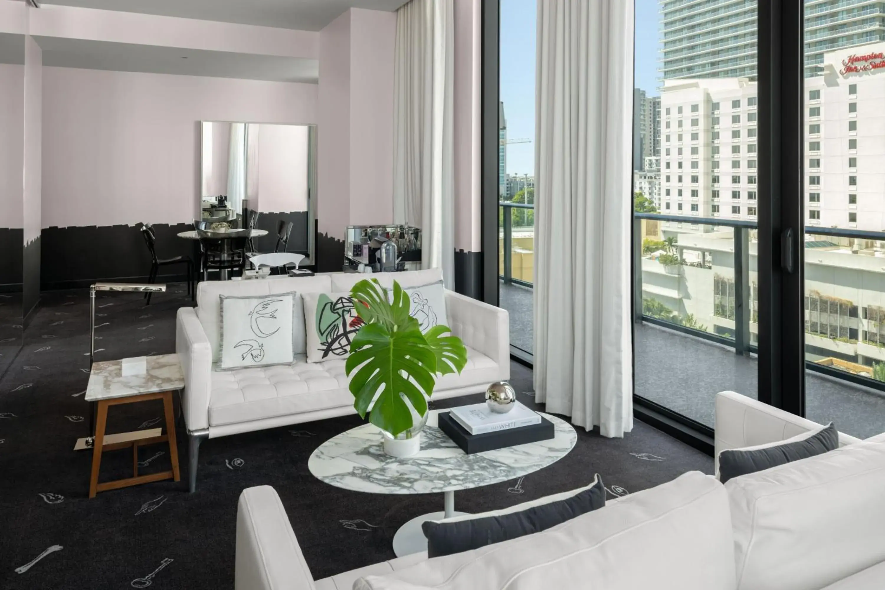 Living room in Dua Miami, Autograph Collection Living room in Dua Miami, Autograph Collection