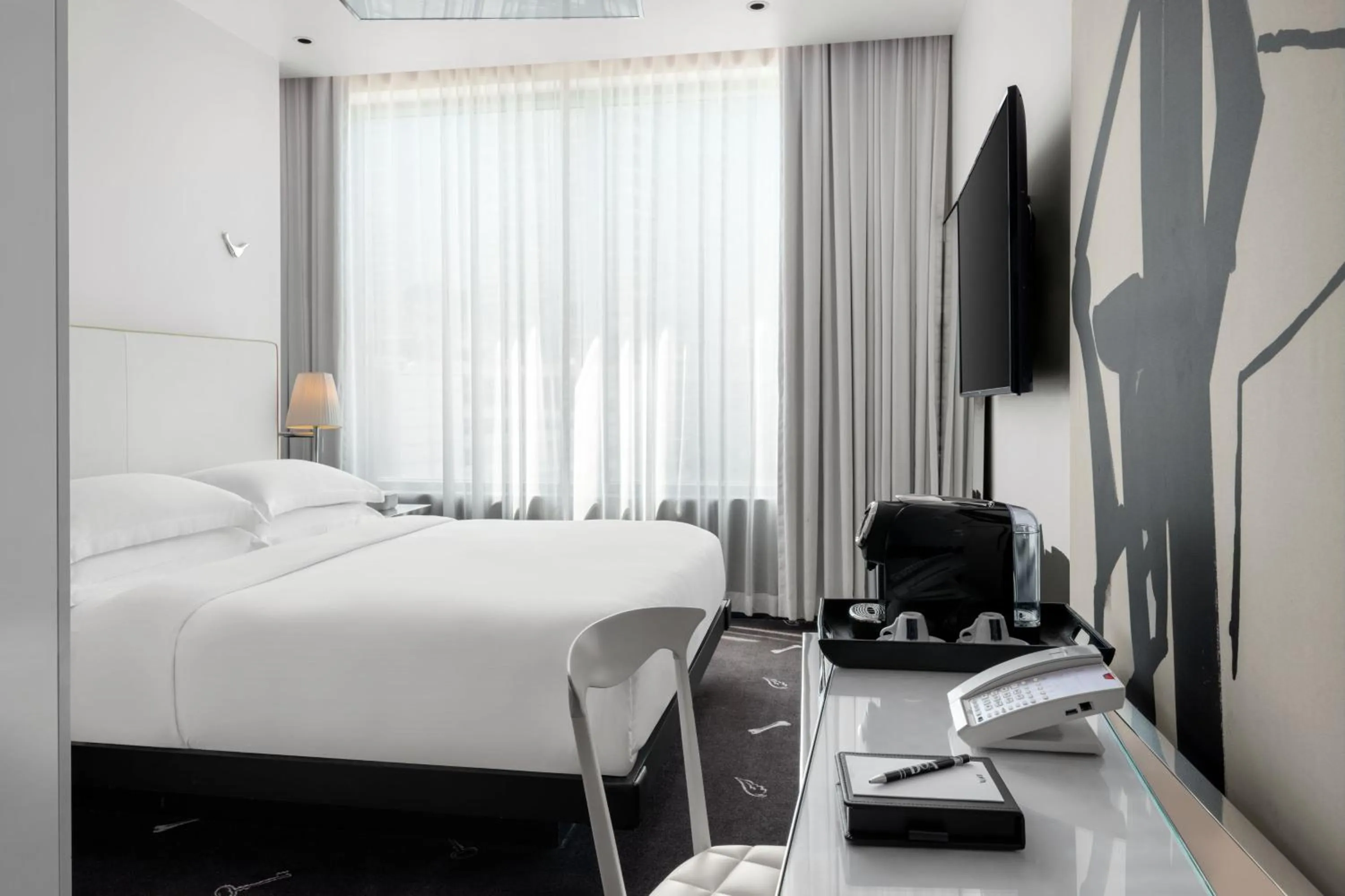 Bedroom, Bed in Dua Miami, Autograph Collection