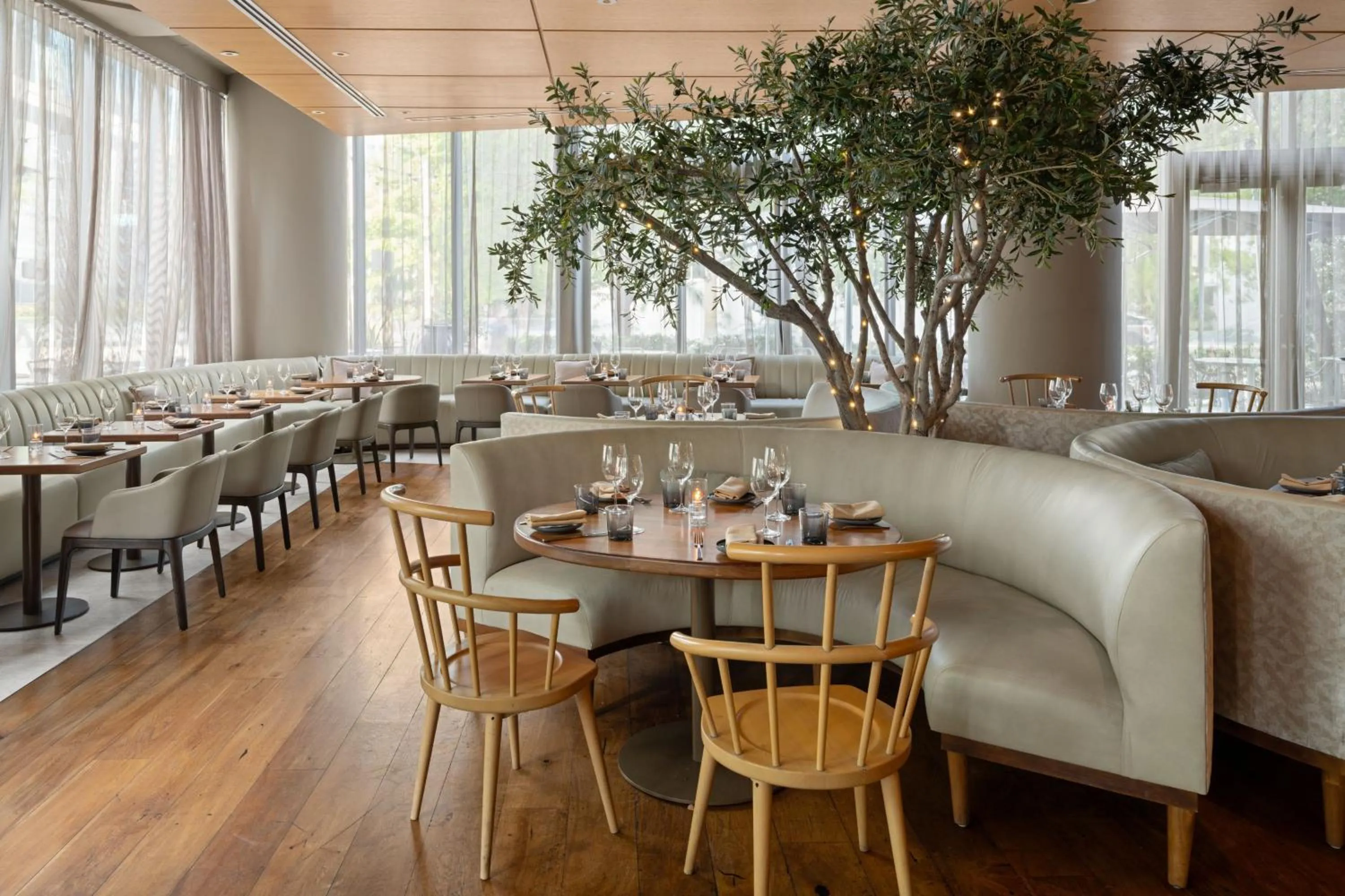 Restaurant/places to eat in Dua Miami, Autograph Collection