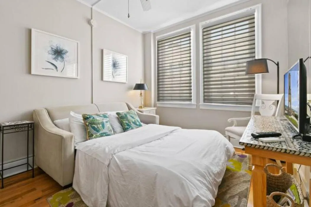 Bed in Tropicals of Palm Beach