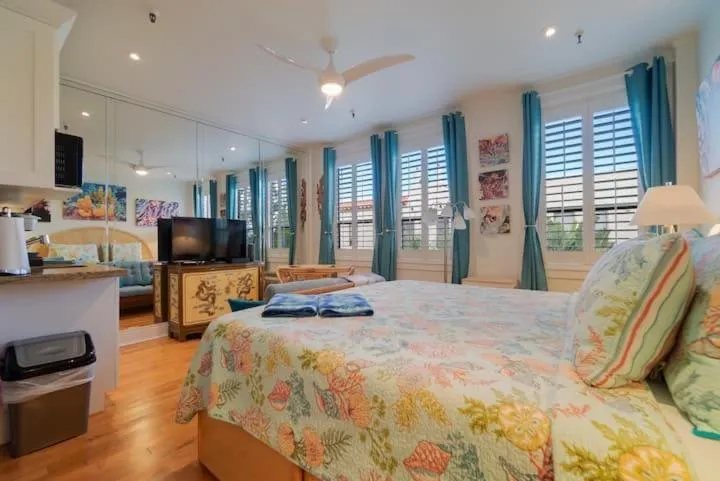 Bed in Tropicals of Palm Beach