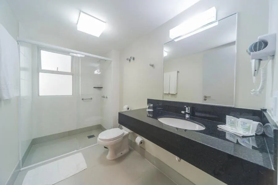 Bathroom in Castelmar Hotel