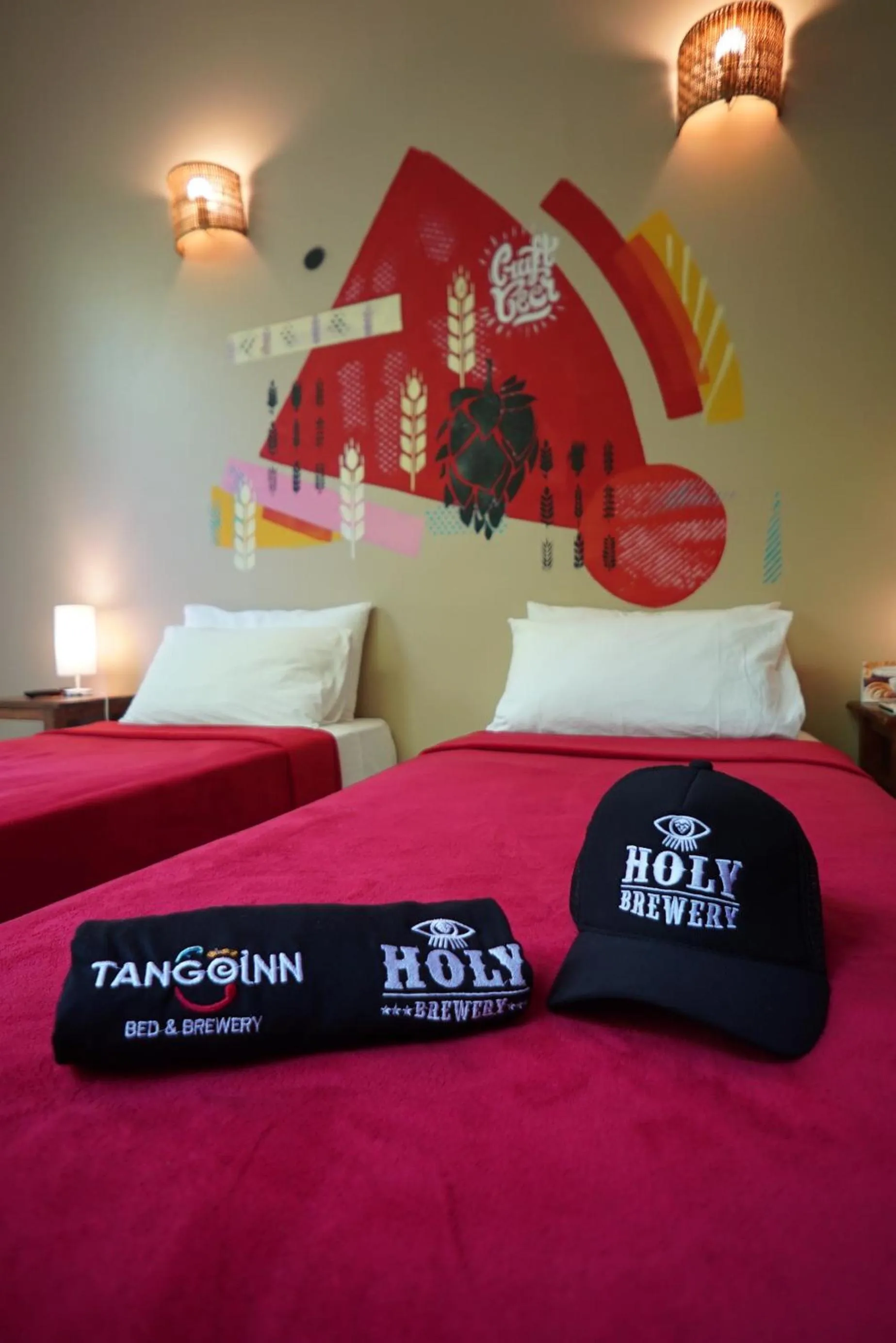 Photo of the whole room, Bed in Beer Hotel Iguazú