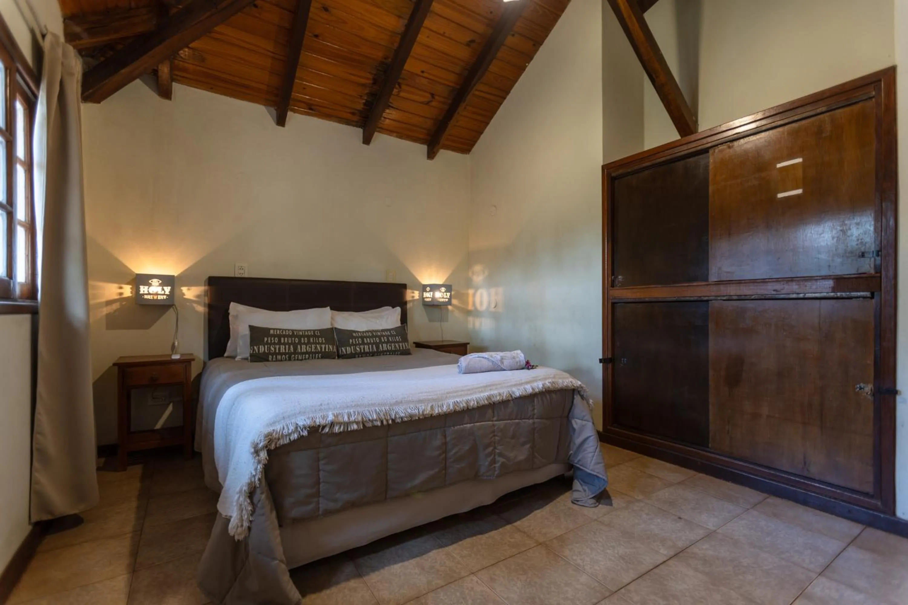 Bed in Beer Hotel Iguazú