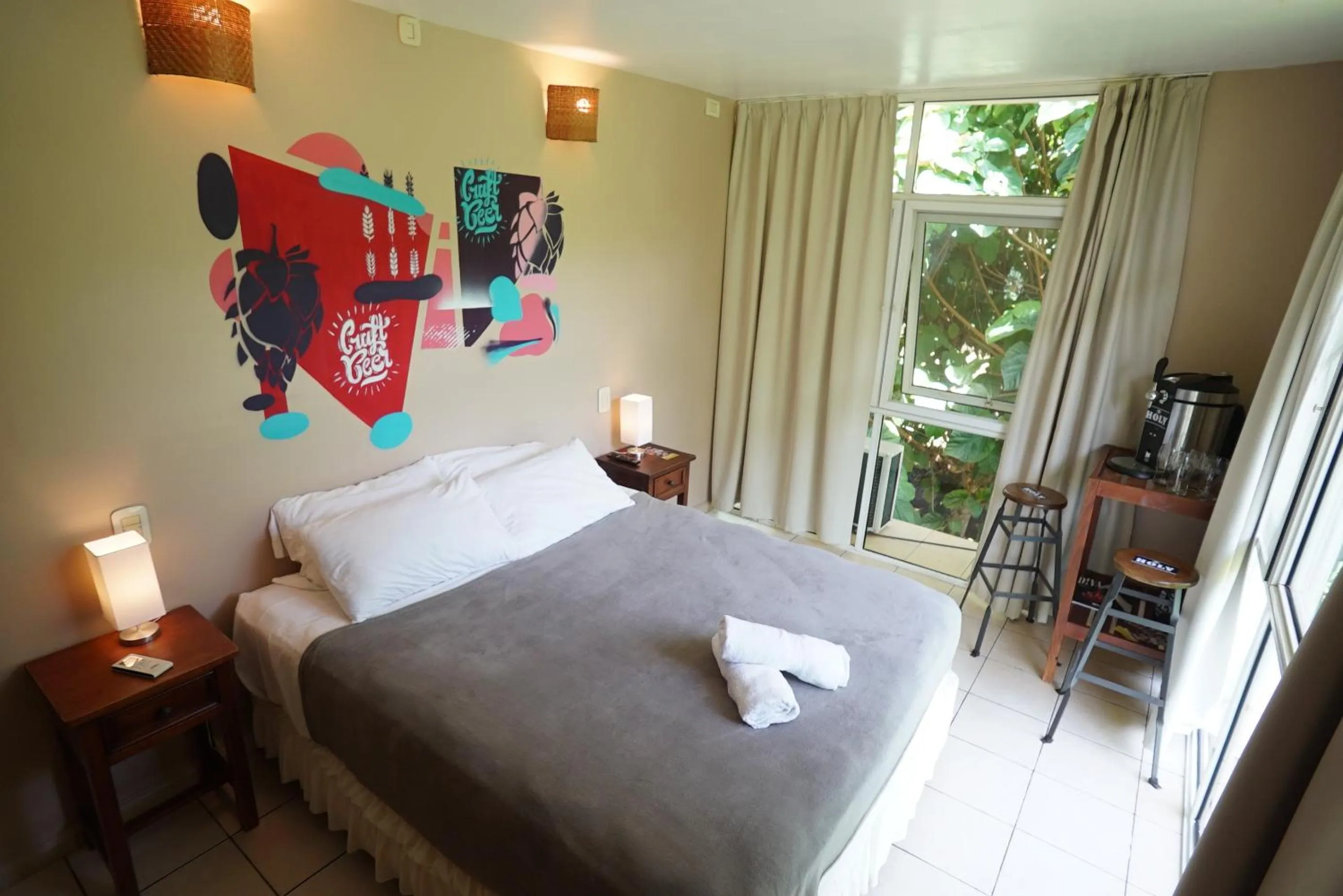 Photo of the whole room, Bed in Beer Hotel Iguazú