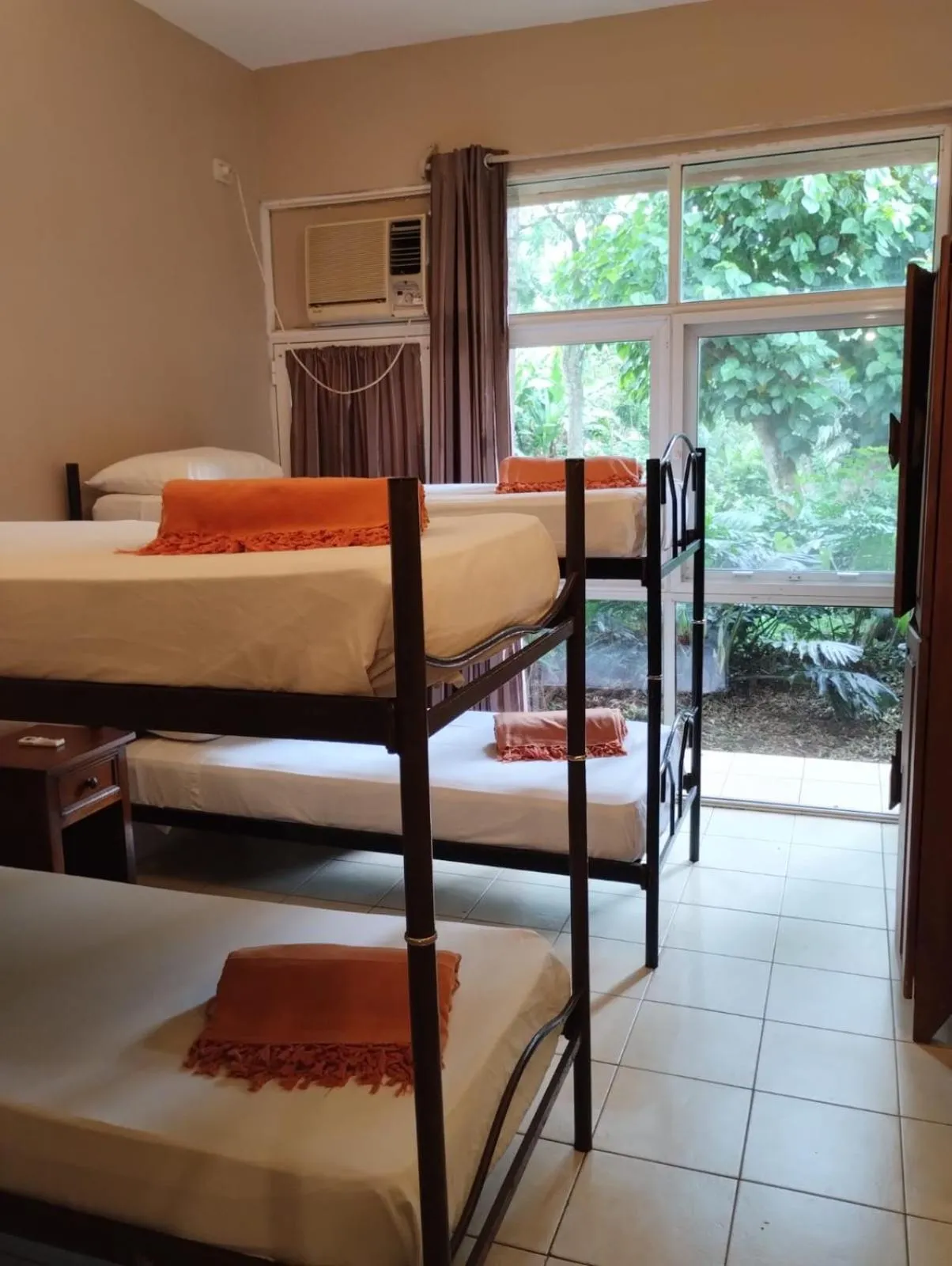 Bedroom, Bed in Beer Hotel Iguazú