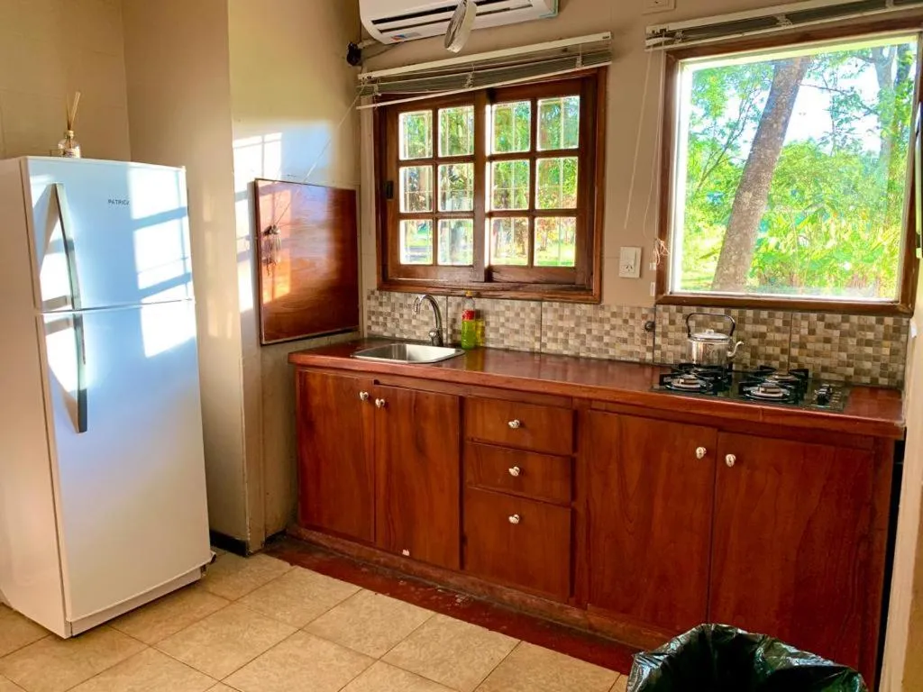 Kitchen or kitchenette in Beer Hotel Iguazú