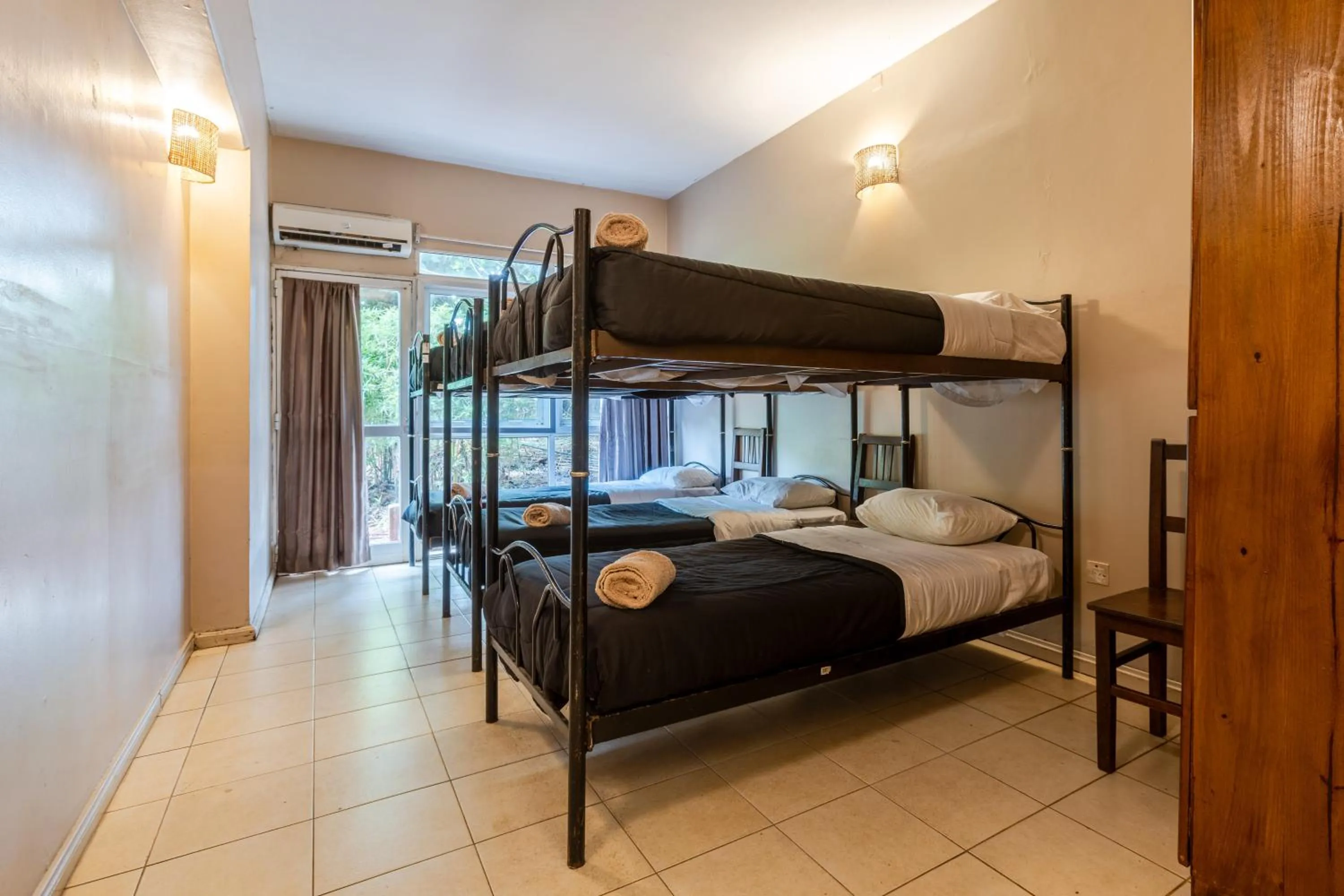 Bed in Beer Hotel Iguazú