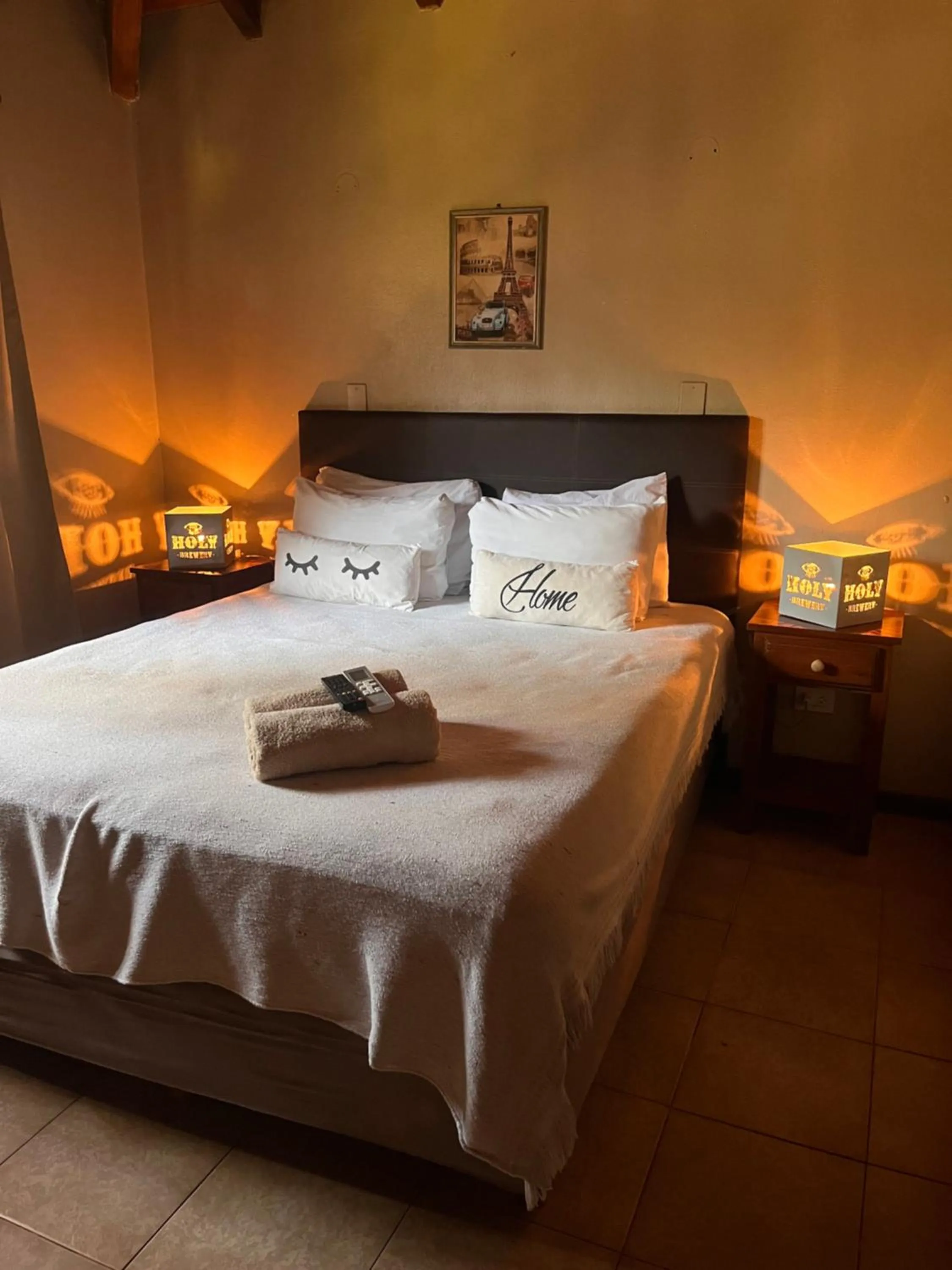 Bed in Beer Hotel Iguazú