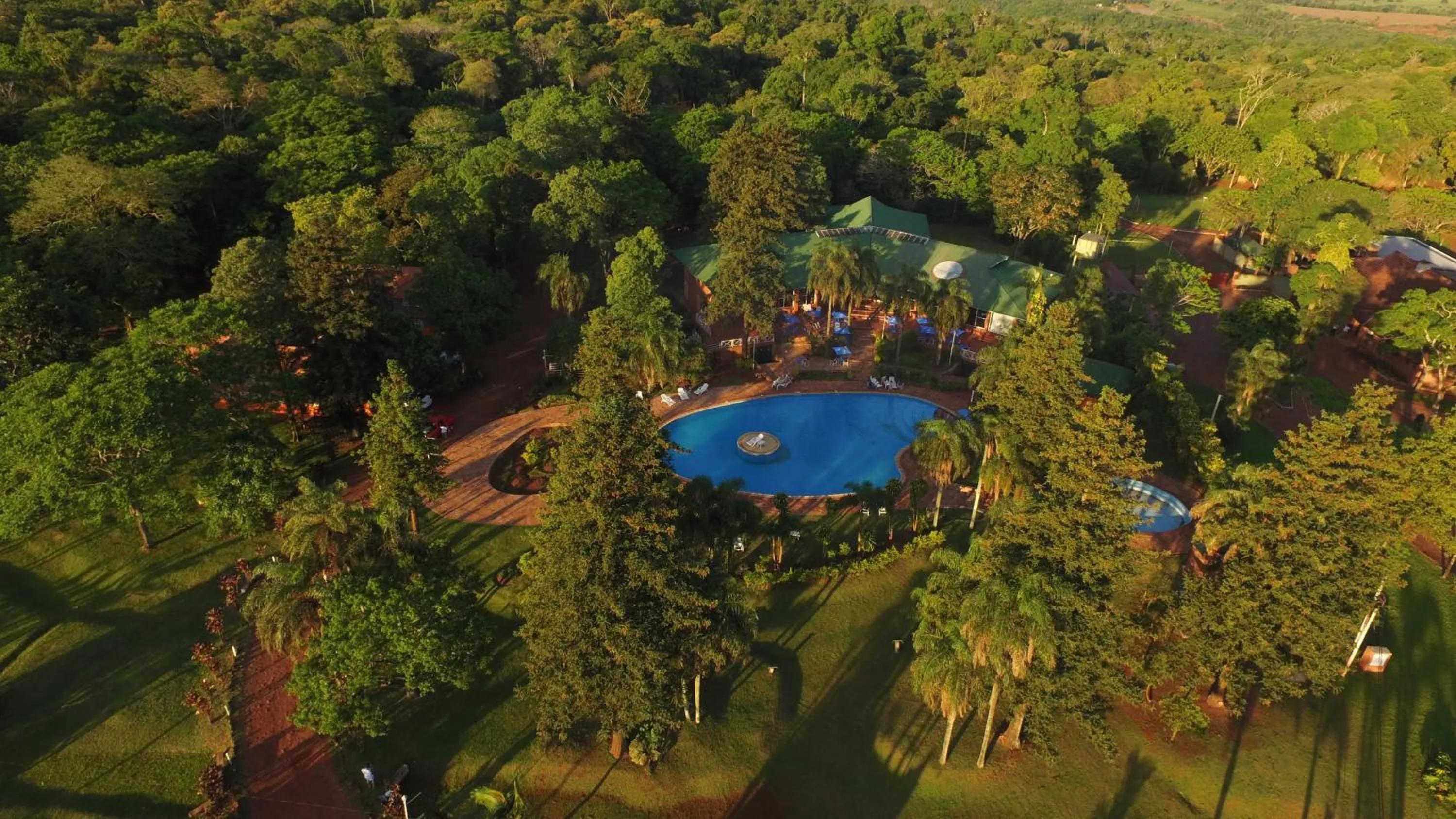 Patio in Beer Hotel Iguazú