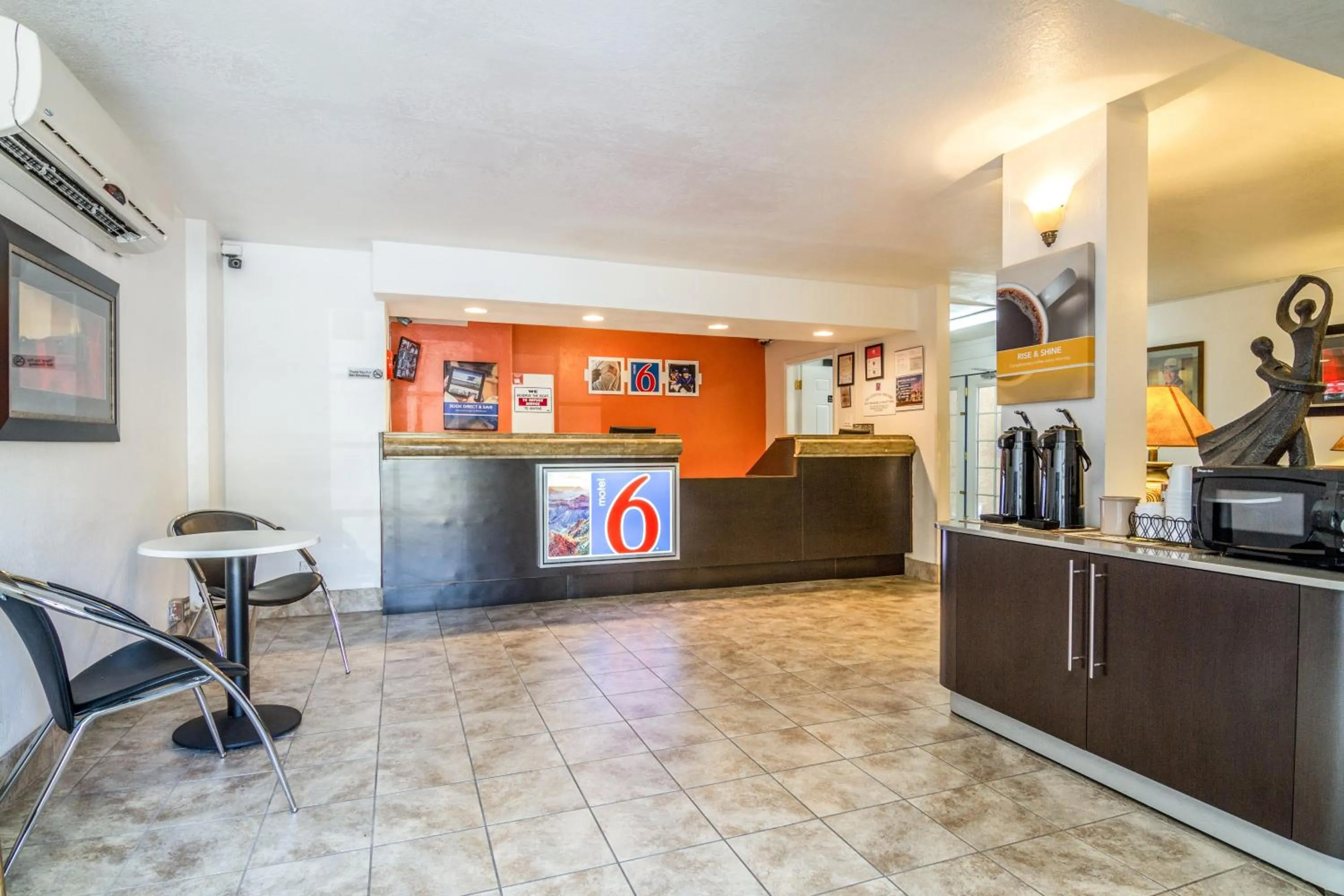 Lobby or reception in Motel 6 Glendale Phoenix