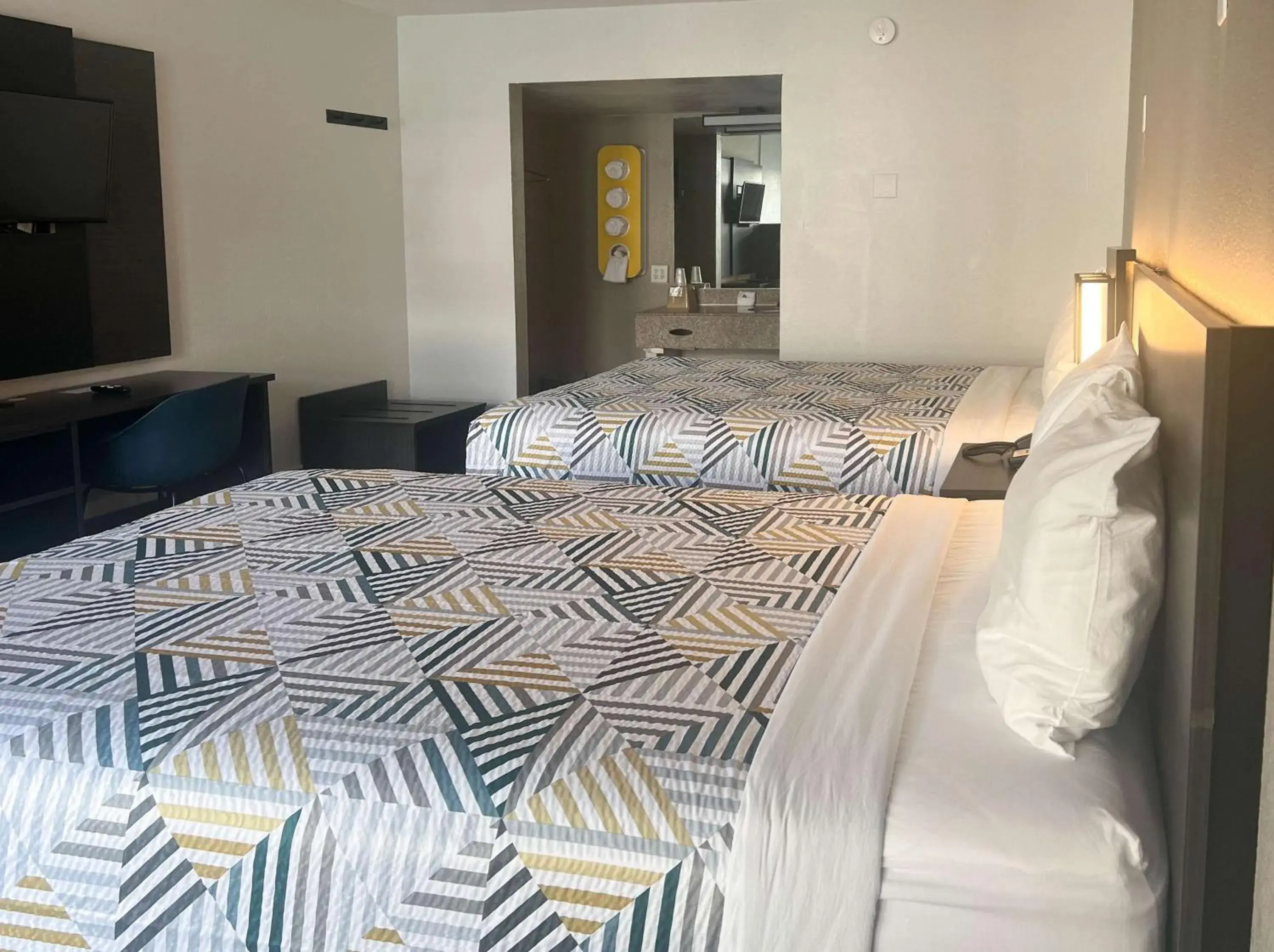 Bedroom, Bed in Motel 6 Glendale Phoenix Bedroom, Bed in Motel 6 Glendale Phoenix