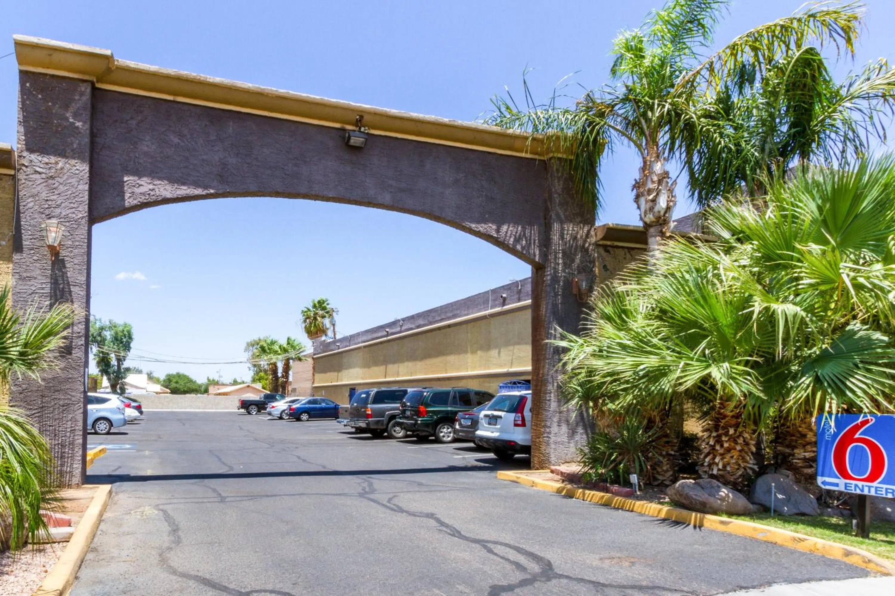 Facade/entrance in Motel 6 Glendale Phoenix