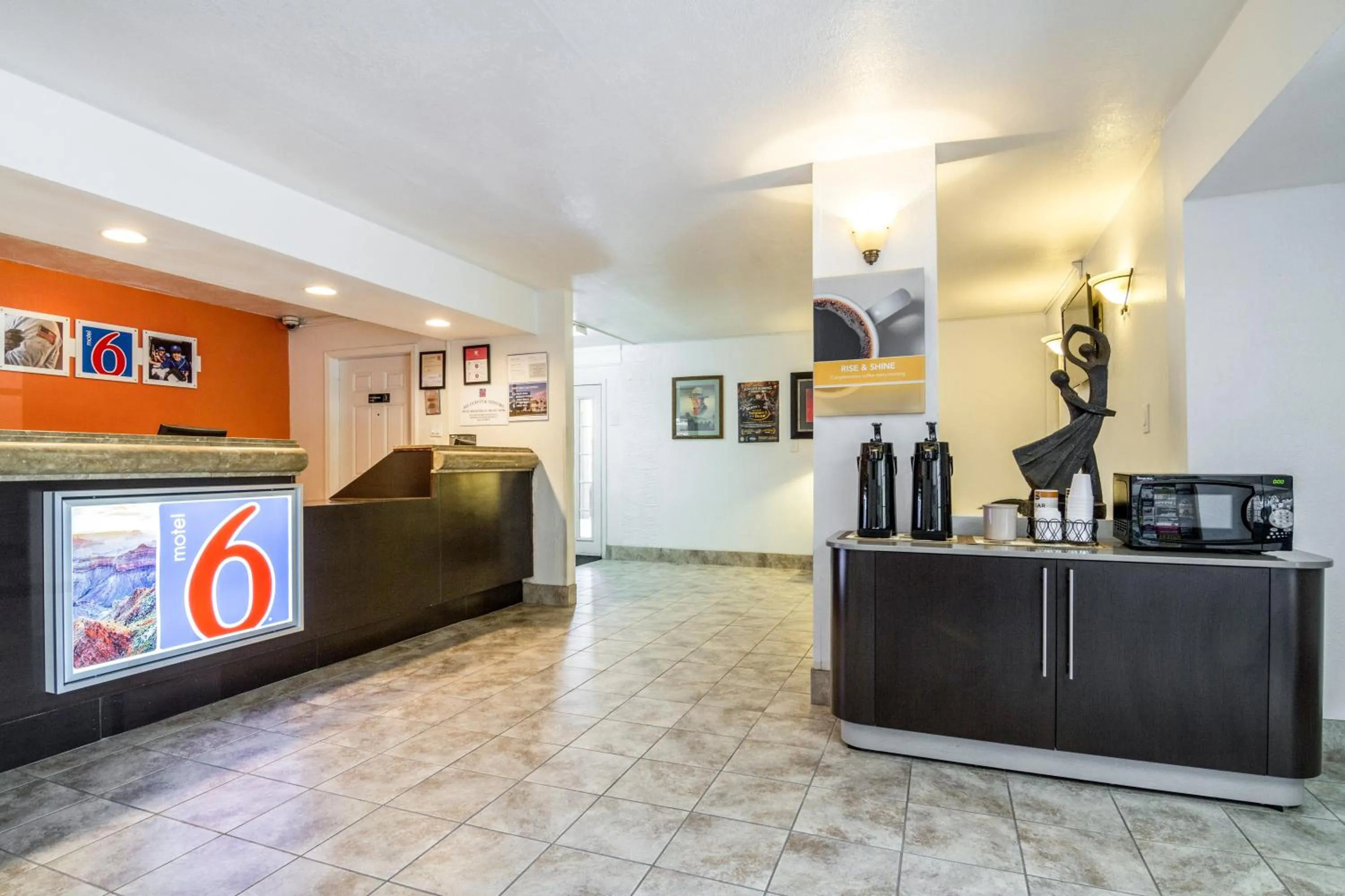 Lobby or reception in Motel 6 Glendale Phoenix