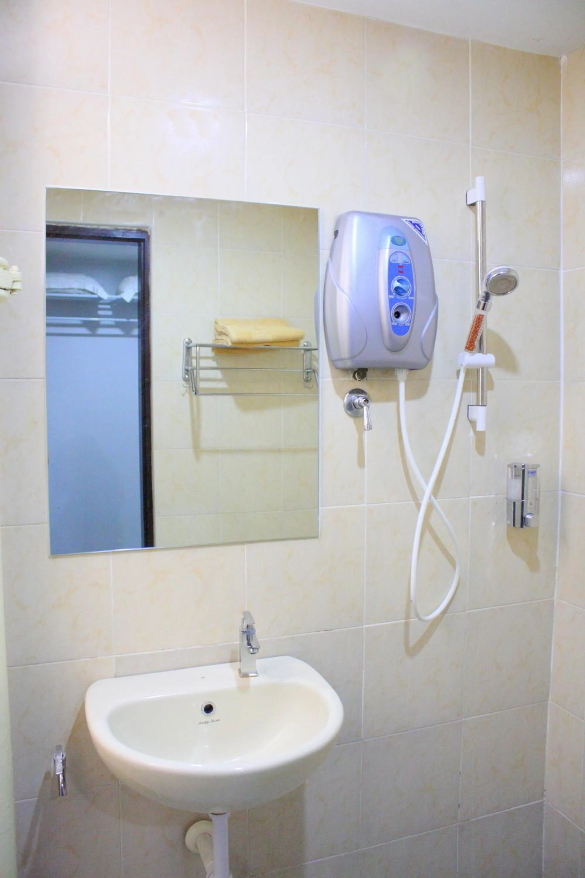 Shower in Tambun Inn Hotel