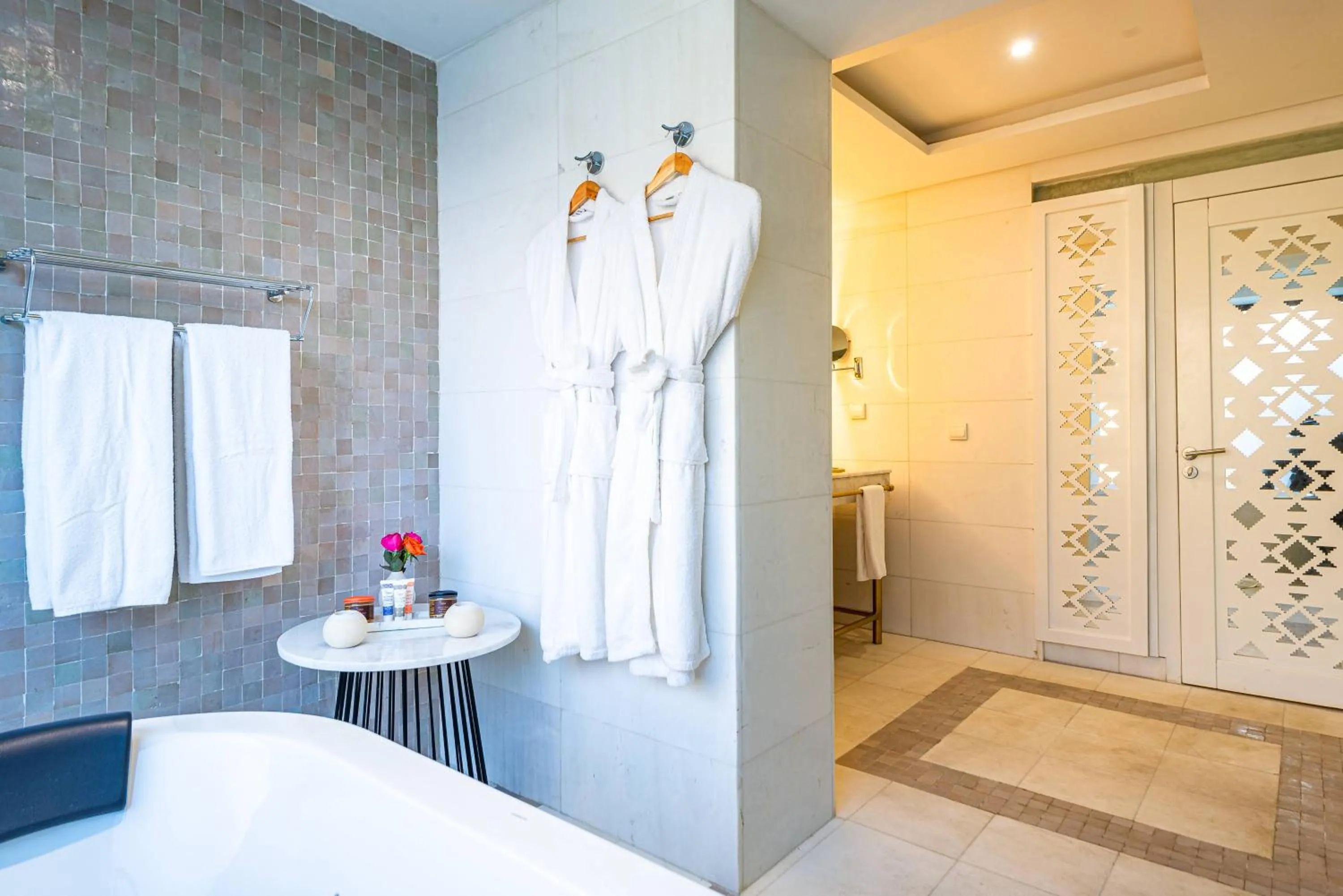 Bathroom, Bed in TUI BLUE Medina Gardens - Adults Only - All Inclusive