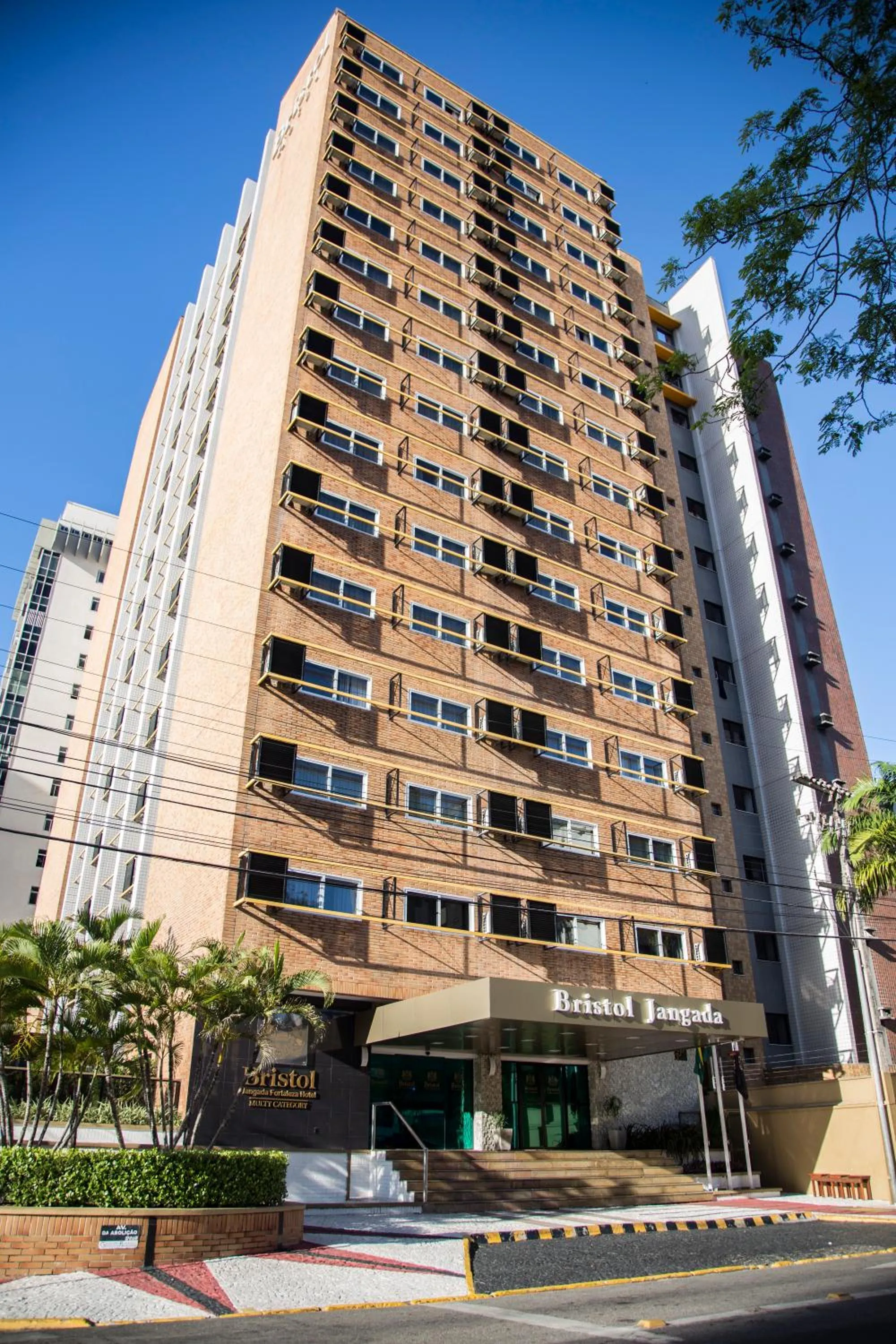 Property building in Bristol Jangada Fortaleza Meirelles