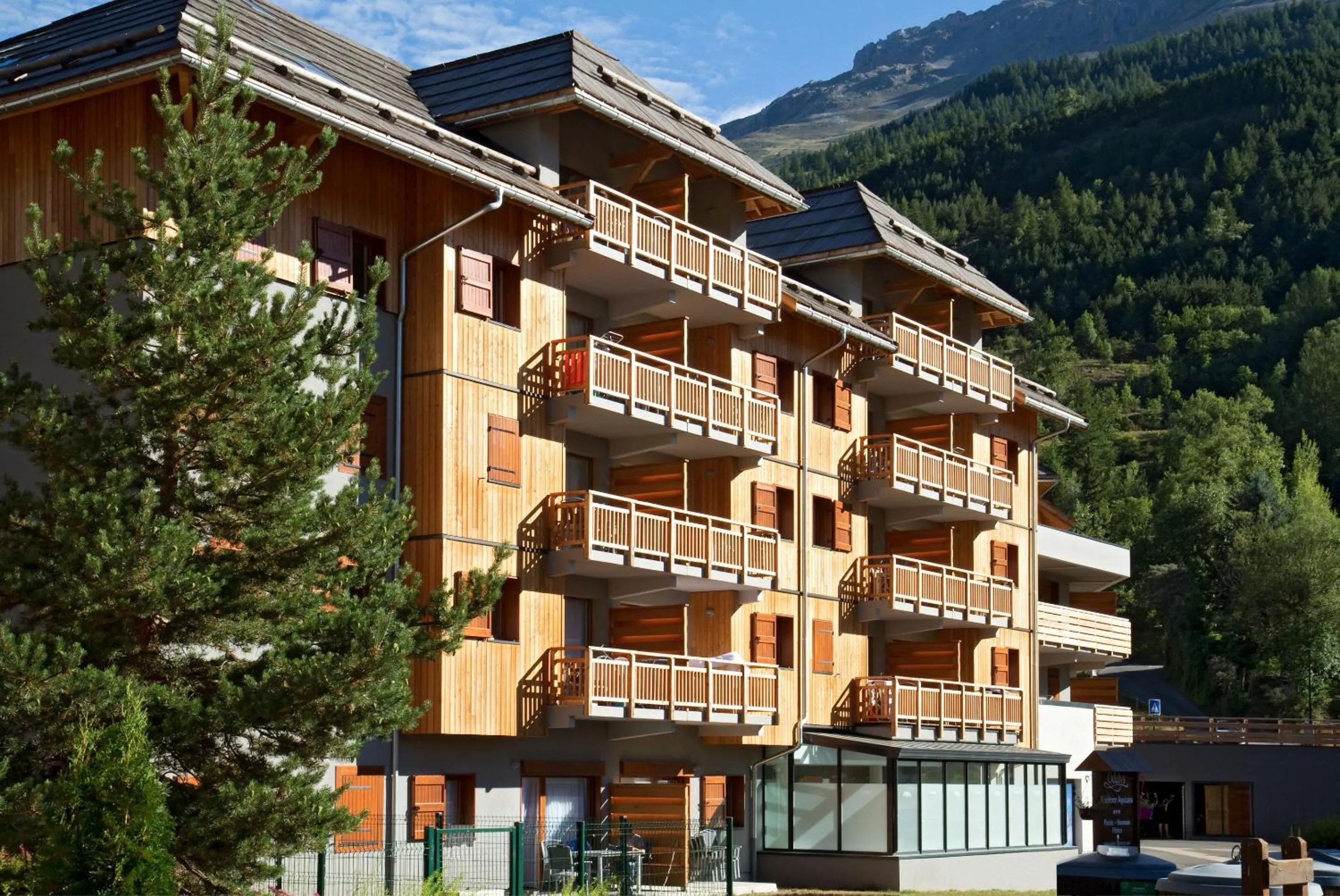 Facade/entrance in Résidence Odalys Aquisana