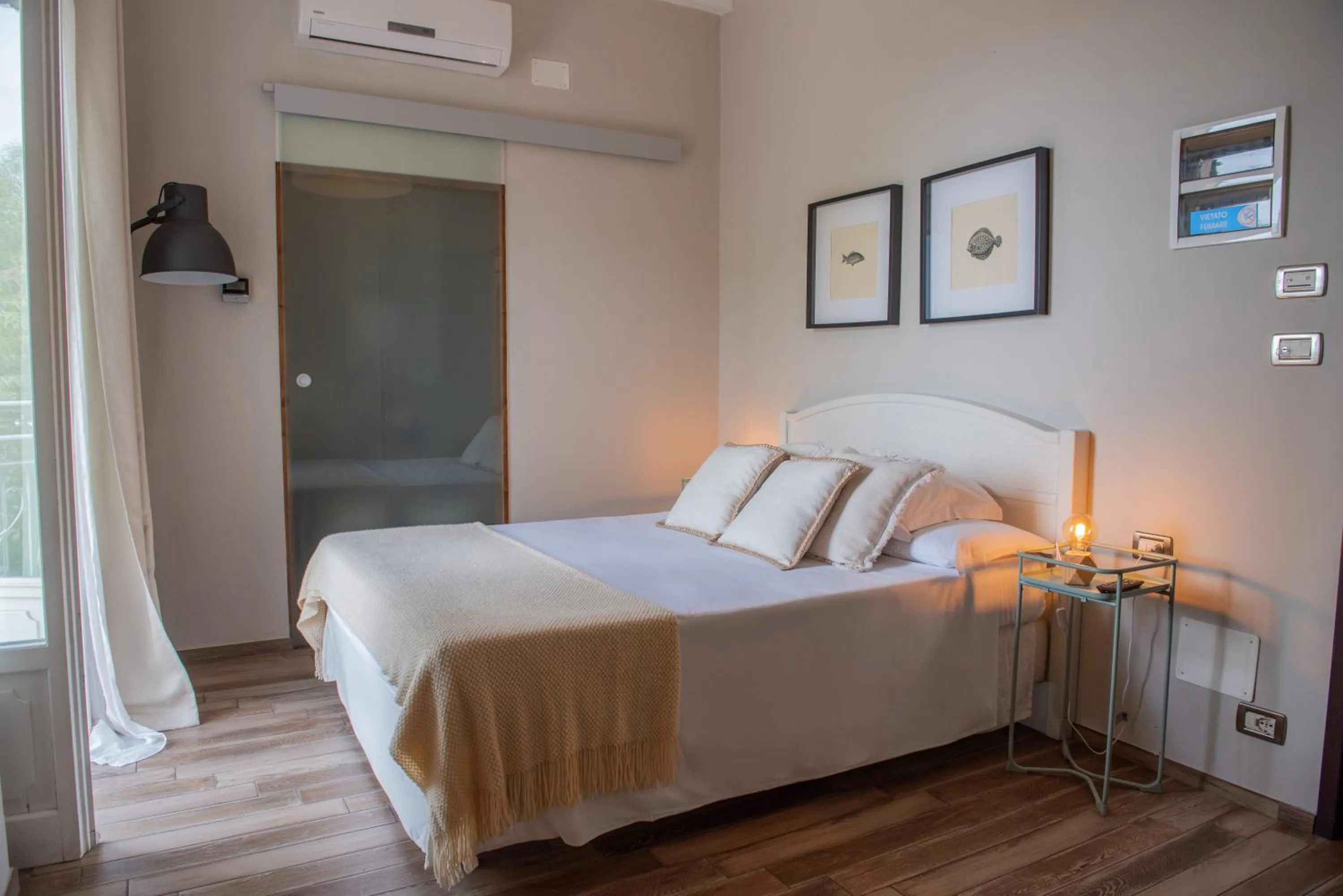 Bedroom, Bed in Fra Diavolo