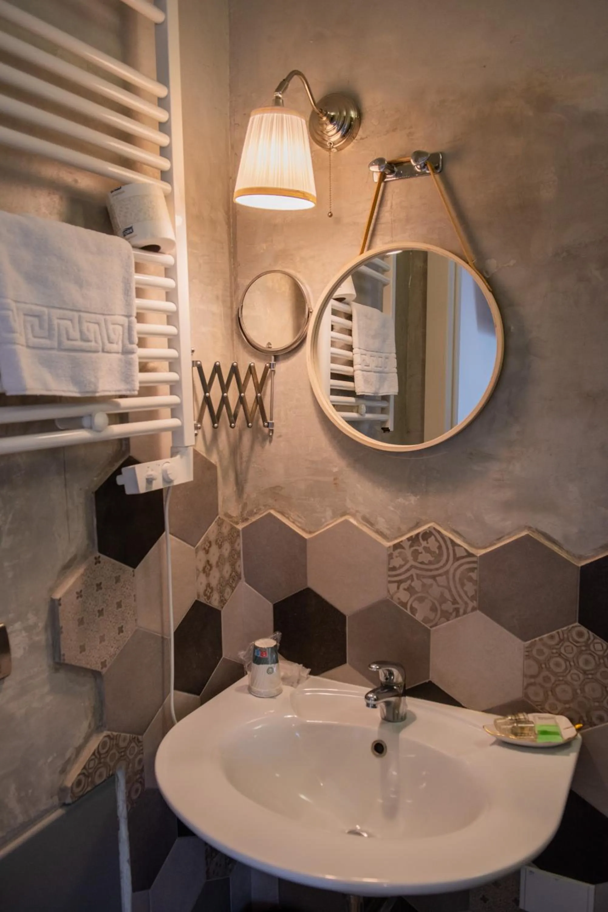 Bathroom in Fra Diavolo