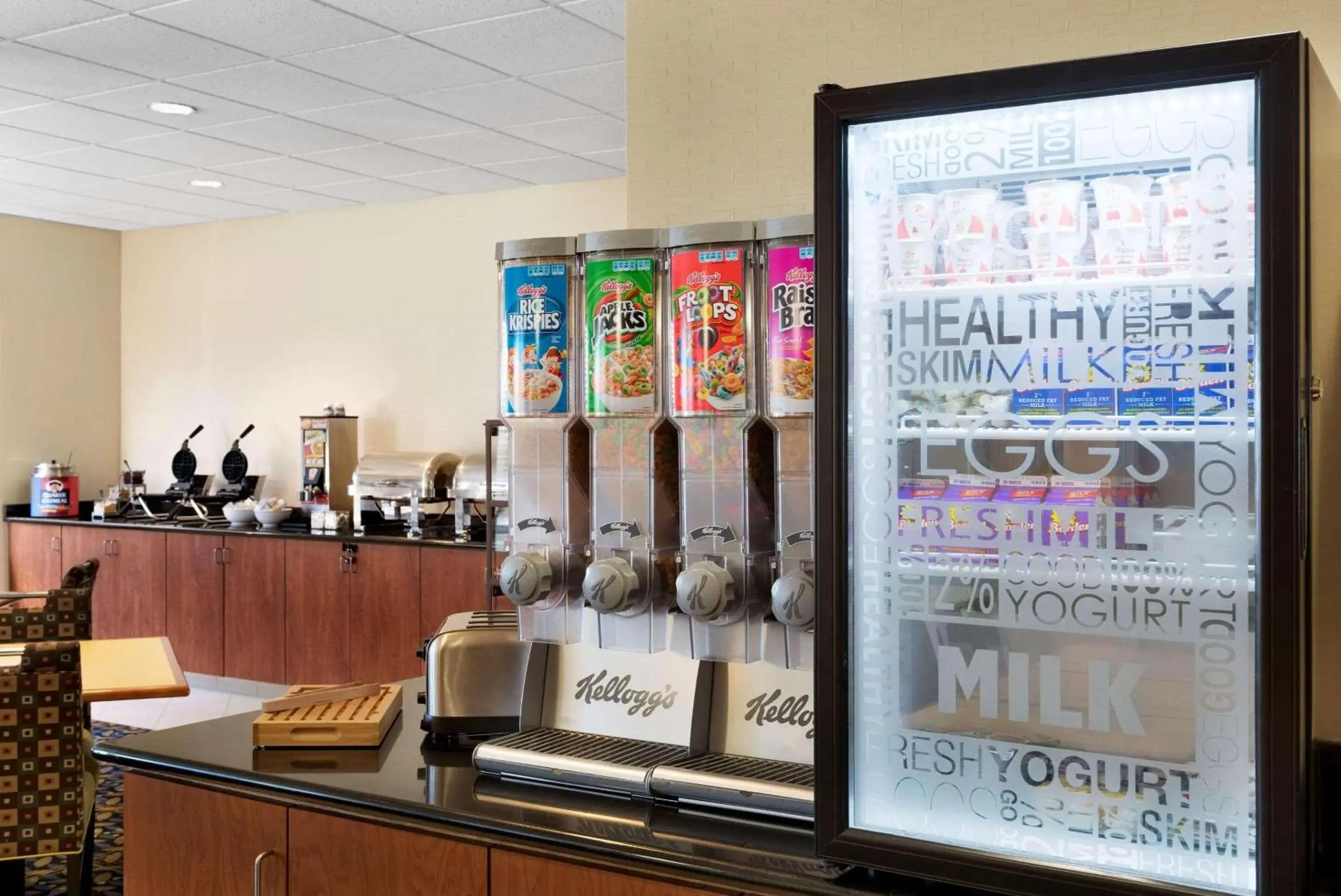 Breakfast in Country Inn & Suites by Radisson, Evansville, IN Breakfast in Country Inn & Suites by Radisson, Evansville, IN