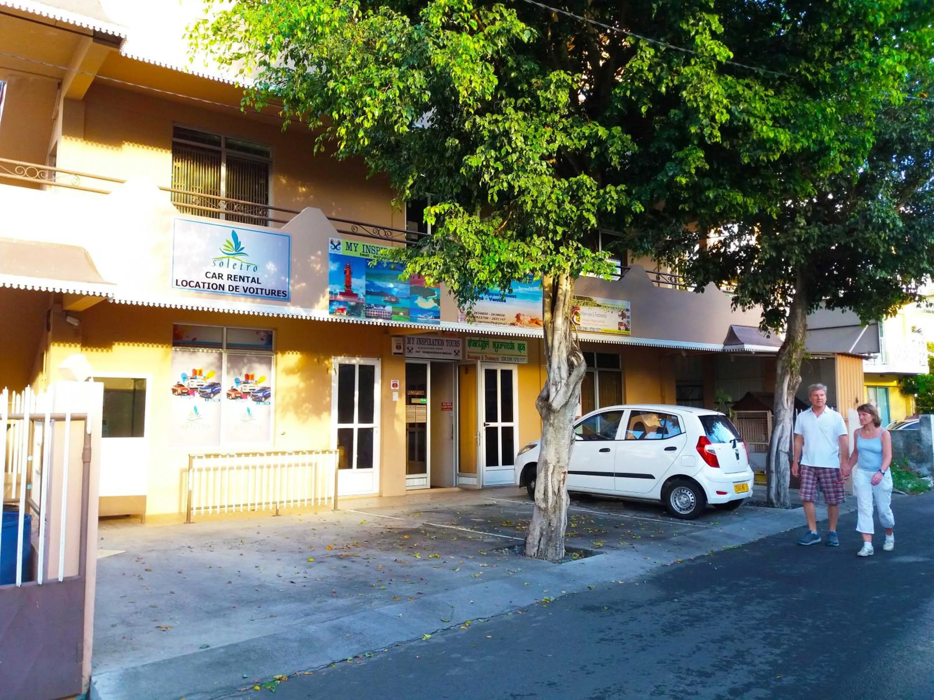 Facade/entrance in Centraville