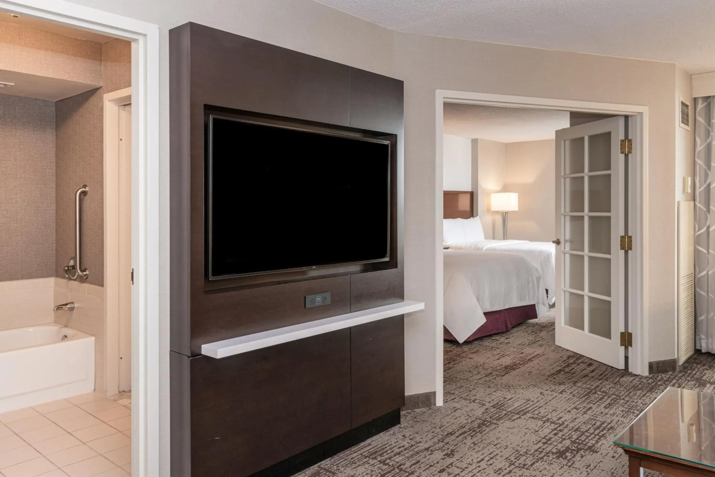 Suite with Two Queen Beds in Chicago Marriott Suites Deerfield Suite with Two Queen Beds in Chicago Marriott Suites Deerfield