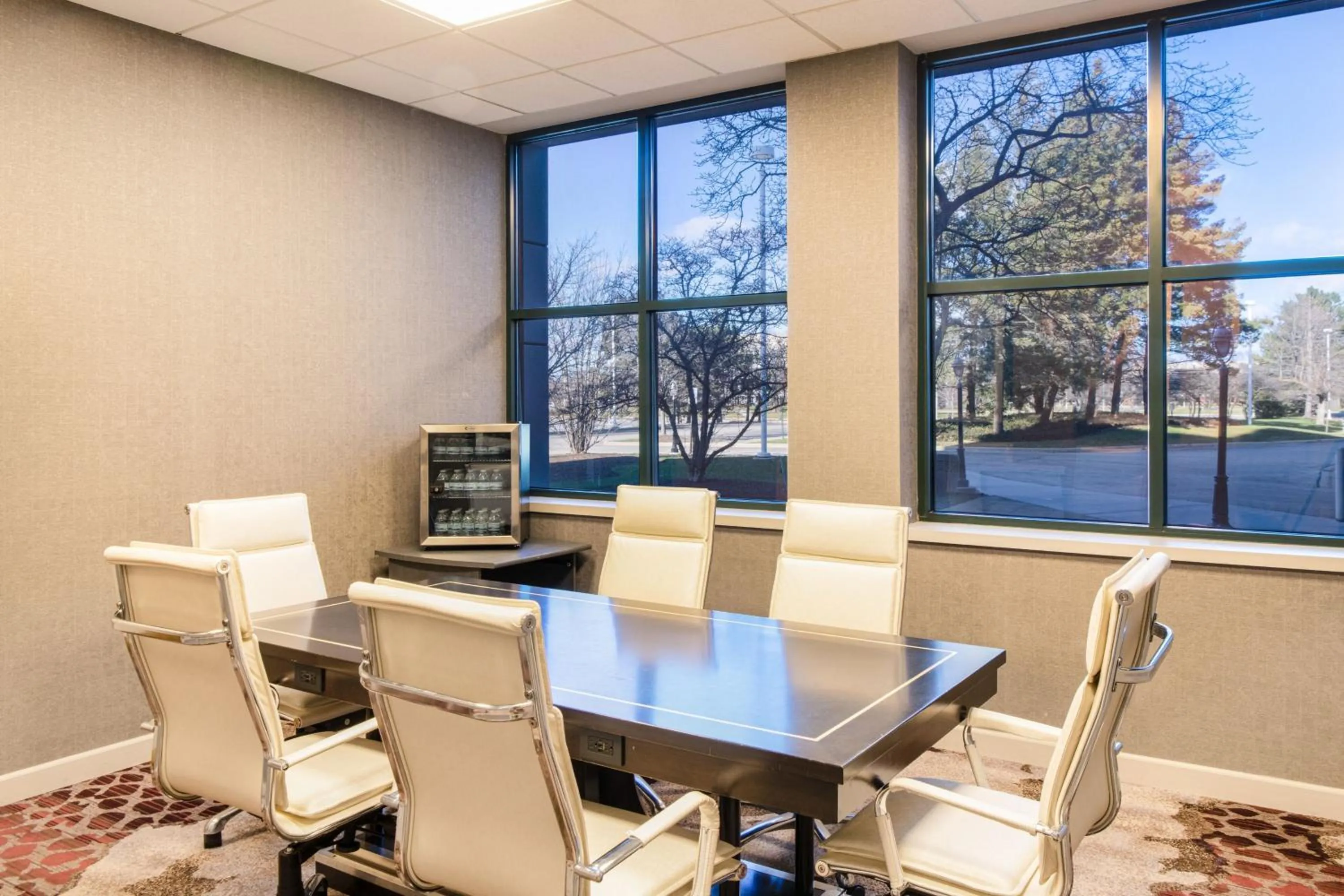 Lobby or reception in Chicago Marriott Suites Deerfield
