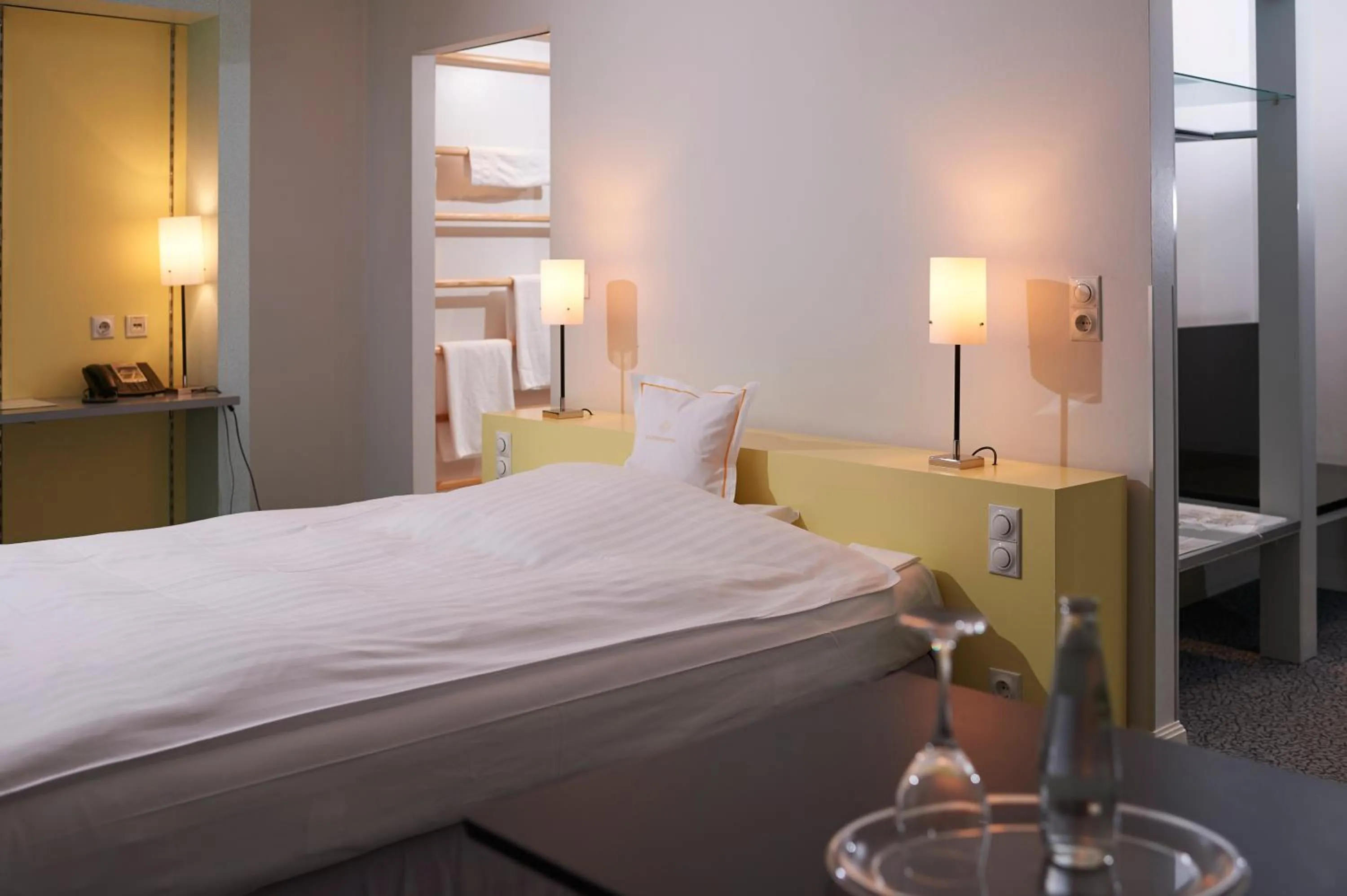 Photo of the whole room, Bed in RomanticHOTEL Goldener Karpfen