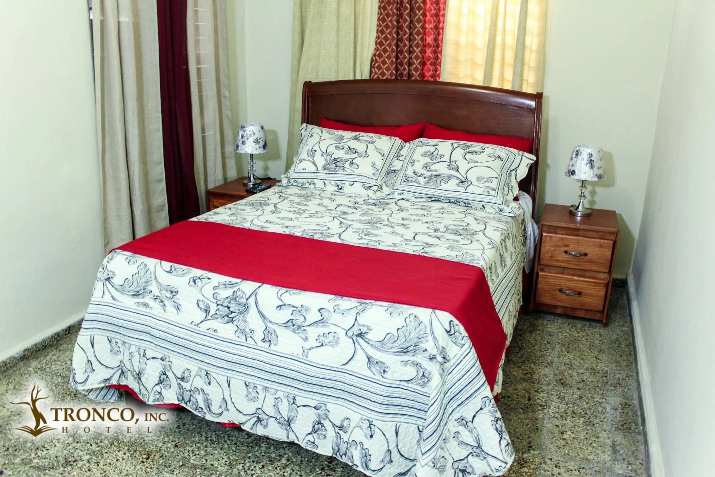 Bedroom, Bed in Hotel El Tronco Inc