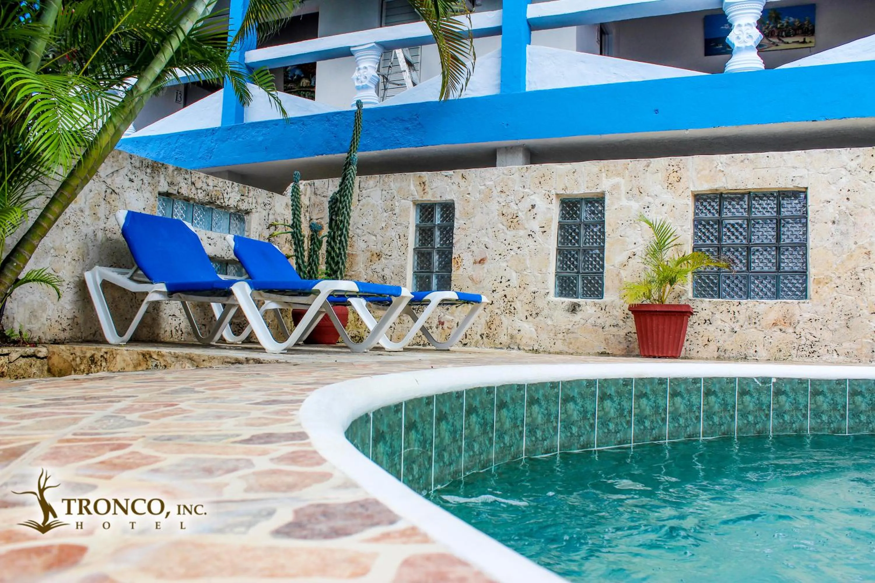 Swimming pool in Hotel El Tronco Inc