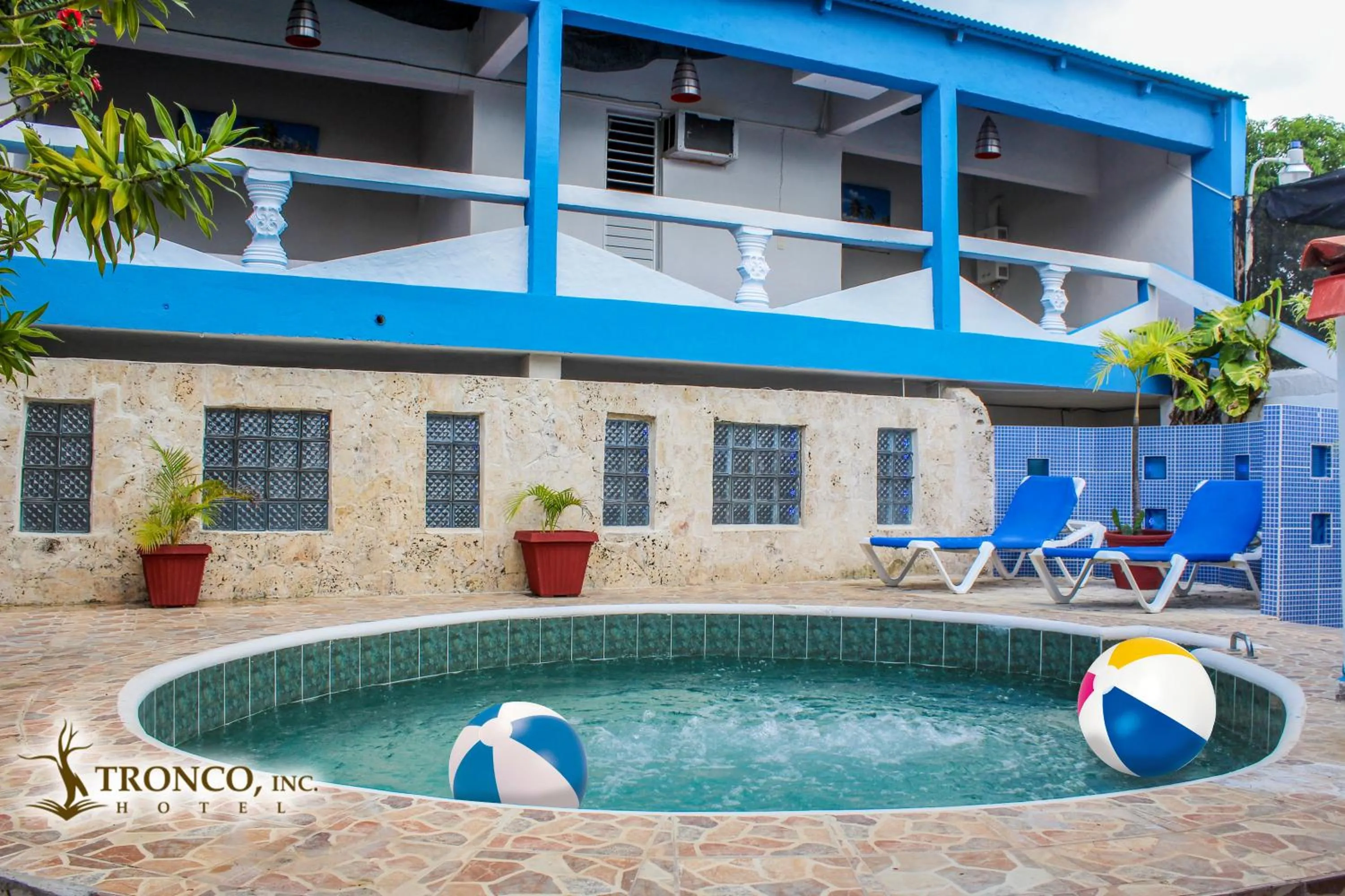 Swimming pool in Hotel El Tronco Inc