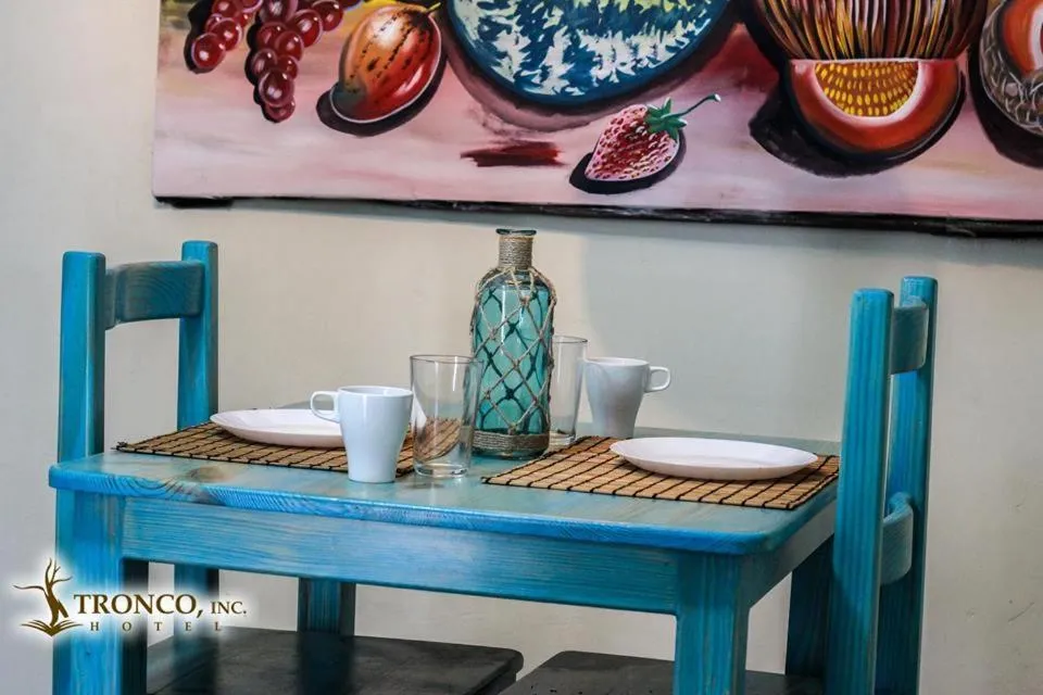 Hotel El Tronco Inc