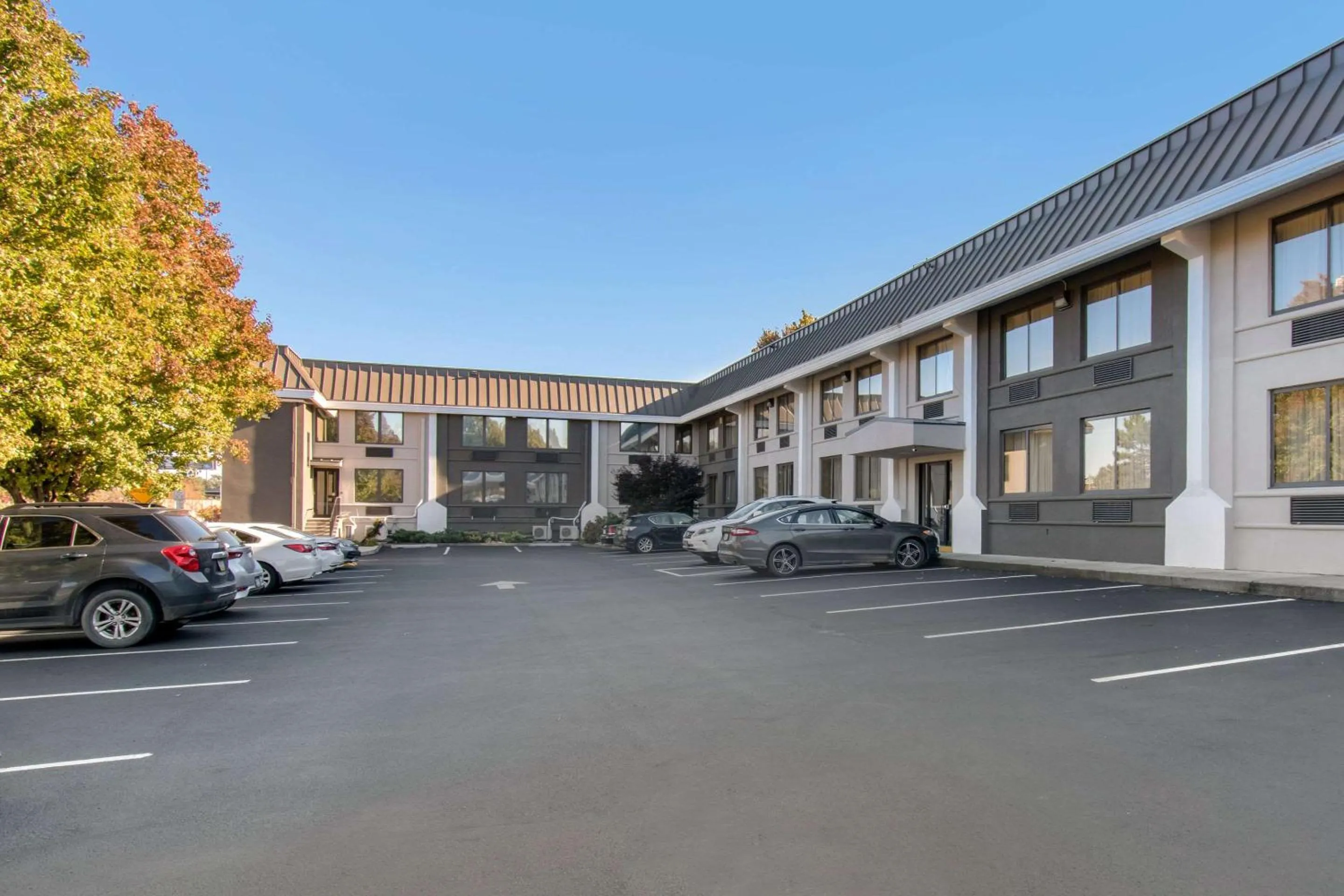 Property building in Hotel Hanna