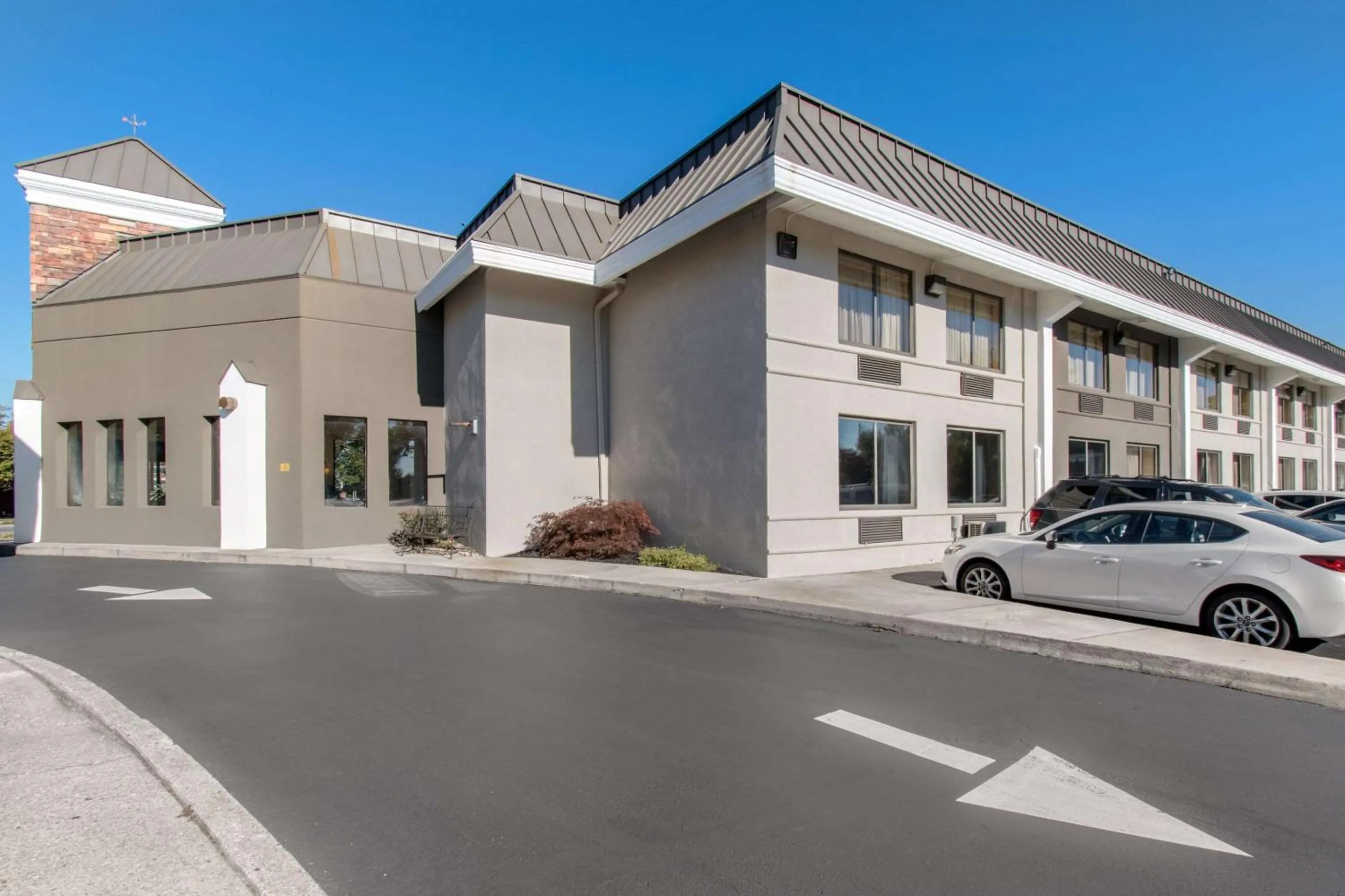 Property building in Hotel Hanna