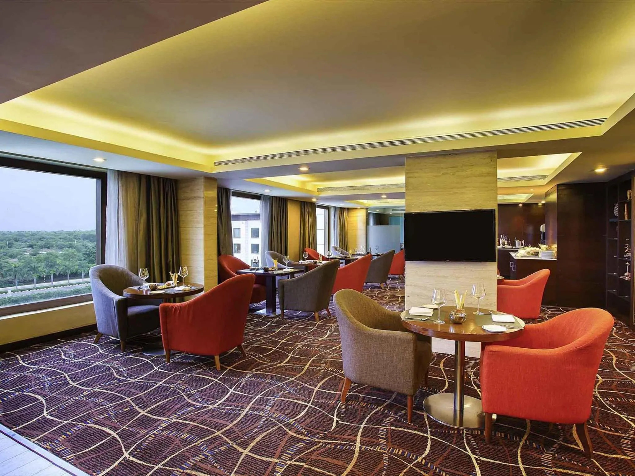 Lounge or bar in Novotel Hyderabad Airport