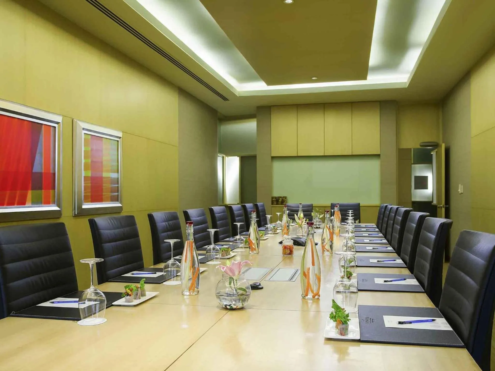 Meeting/conference room in Novotel Hyderabad Airport