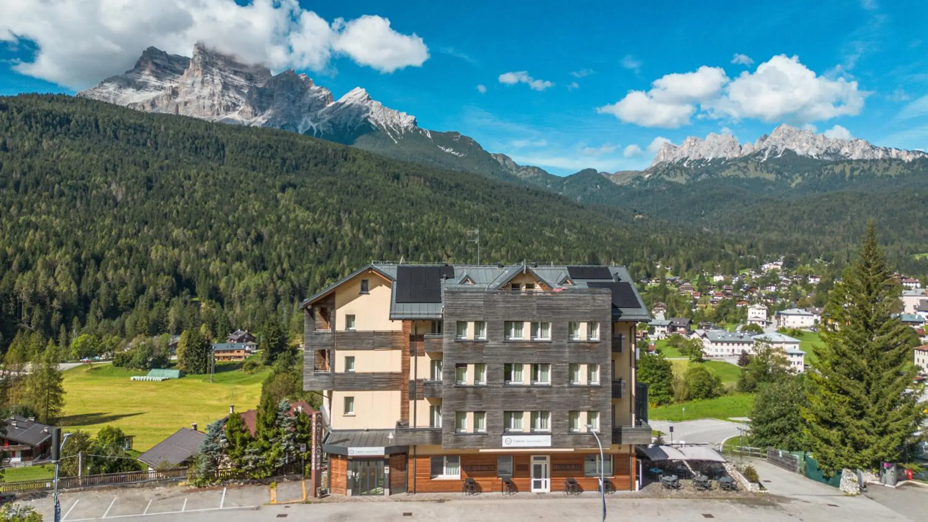 Property building in TH Cadore - Hotel Antelao Property building in TH Cadore - Hotel Antelao