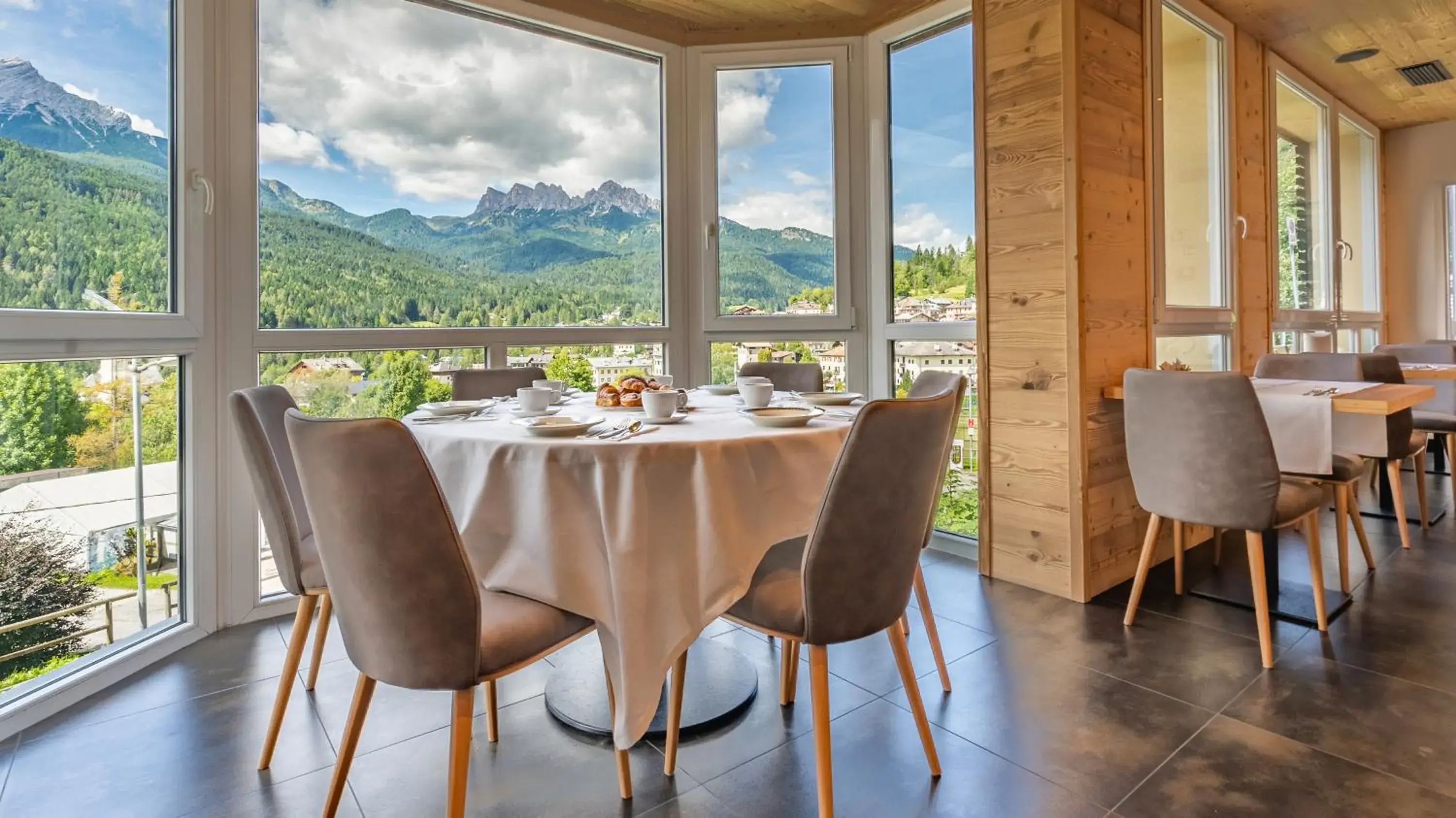 Restaurant/places to eat in TH Cadore - Hotel Antelao Restaurant/places to eat in TH Cadore - Hotel Antelao