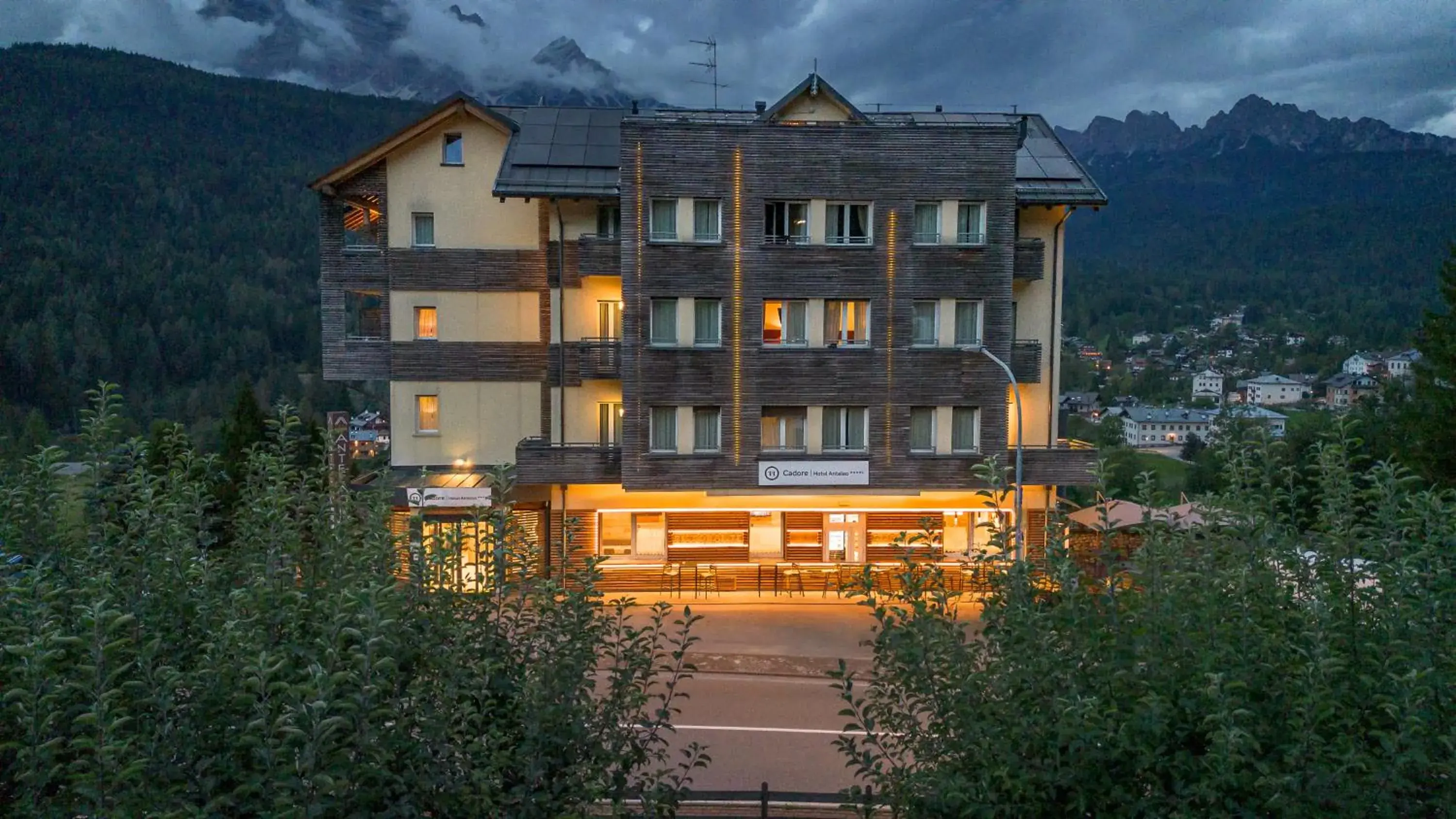 Property building in TH Cadore - Hotel Antelao Property building in TH Cadore - Hotel Antelao