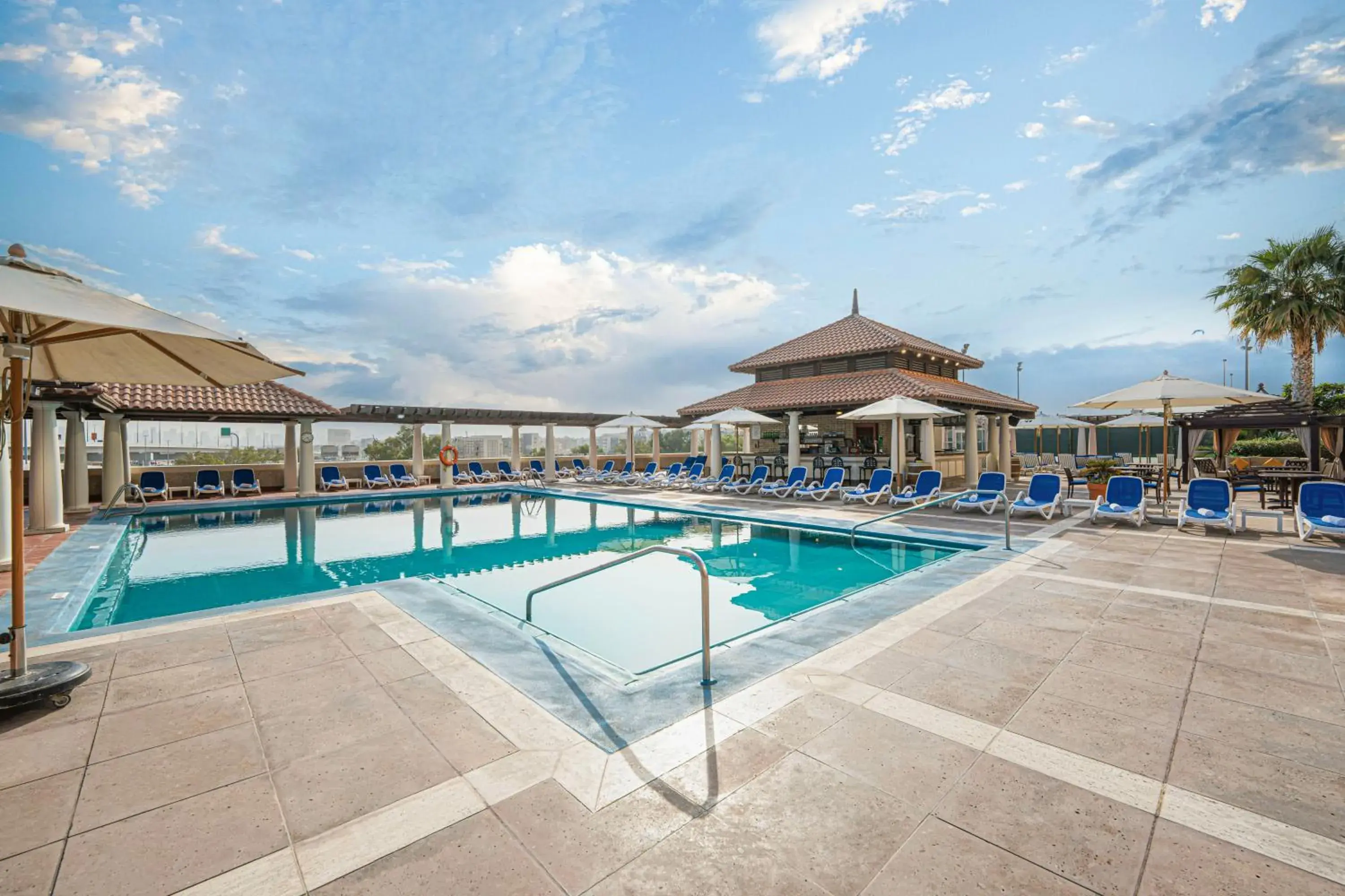 Swimming pool in Hyatt Regency Galleria Residence Dubai Swimming pool in Hyatt Regency Galleria Residence Dubai