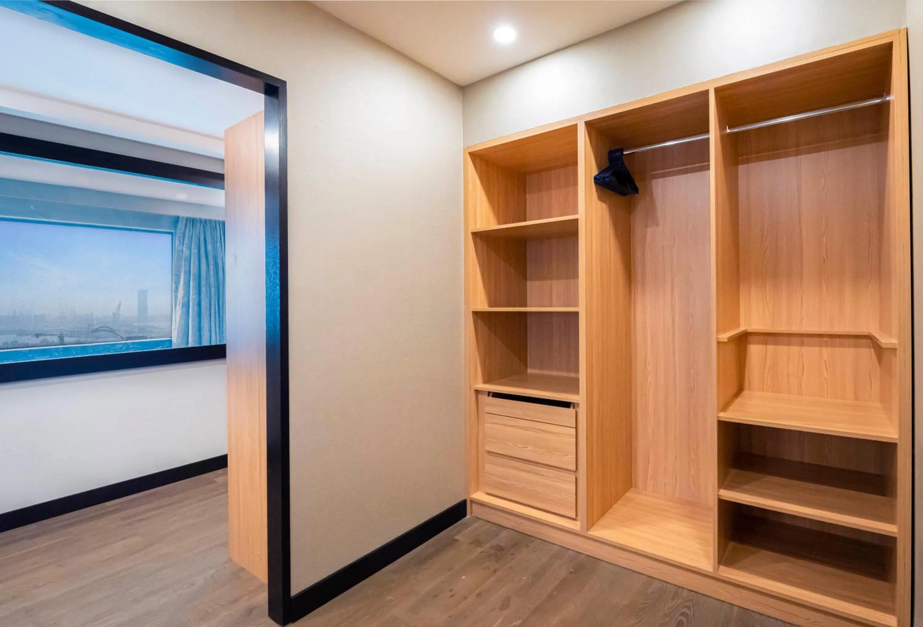 wardrobe in Hyatt Regency Galleria Residence Dubai