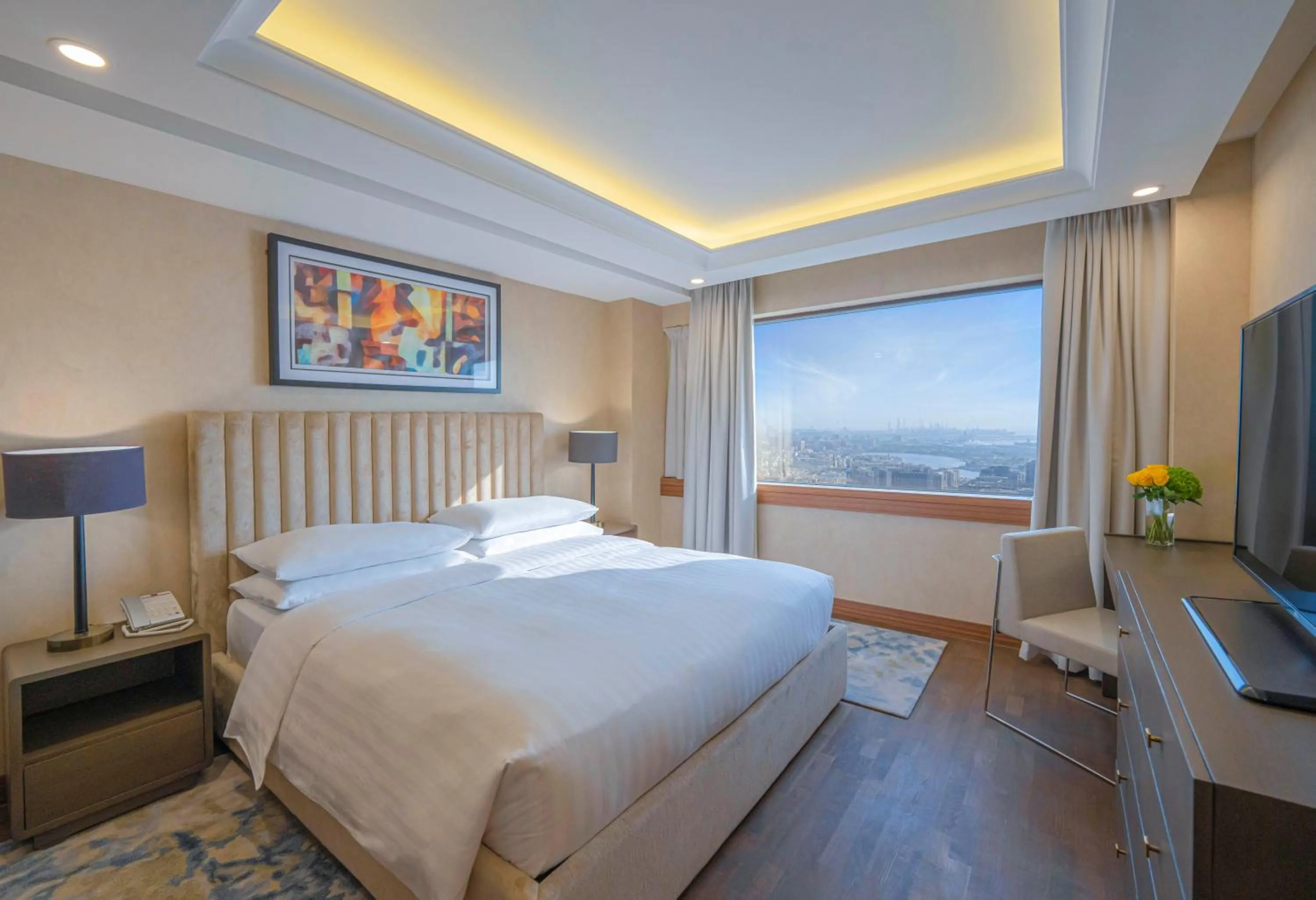 Bed in Hyatt Regency Galleria Residence Dubai