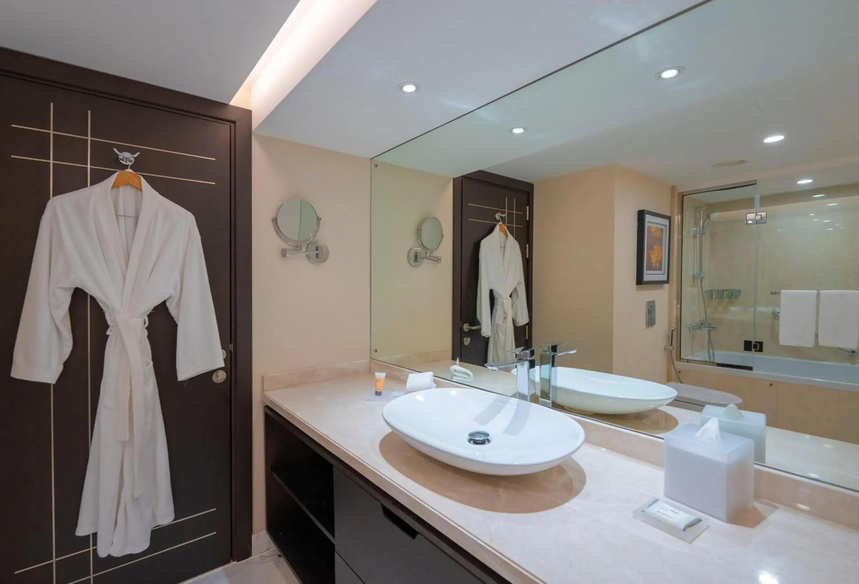 Bathroom in Hyatt Regency Galleria Residence Dubai Bathroom in Hyatt Regency Galleria Residence Dubai