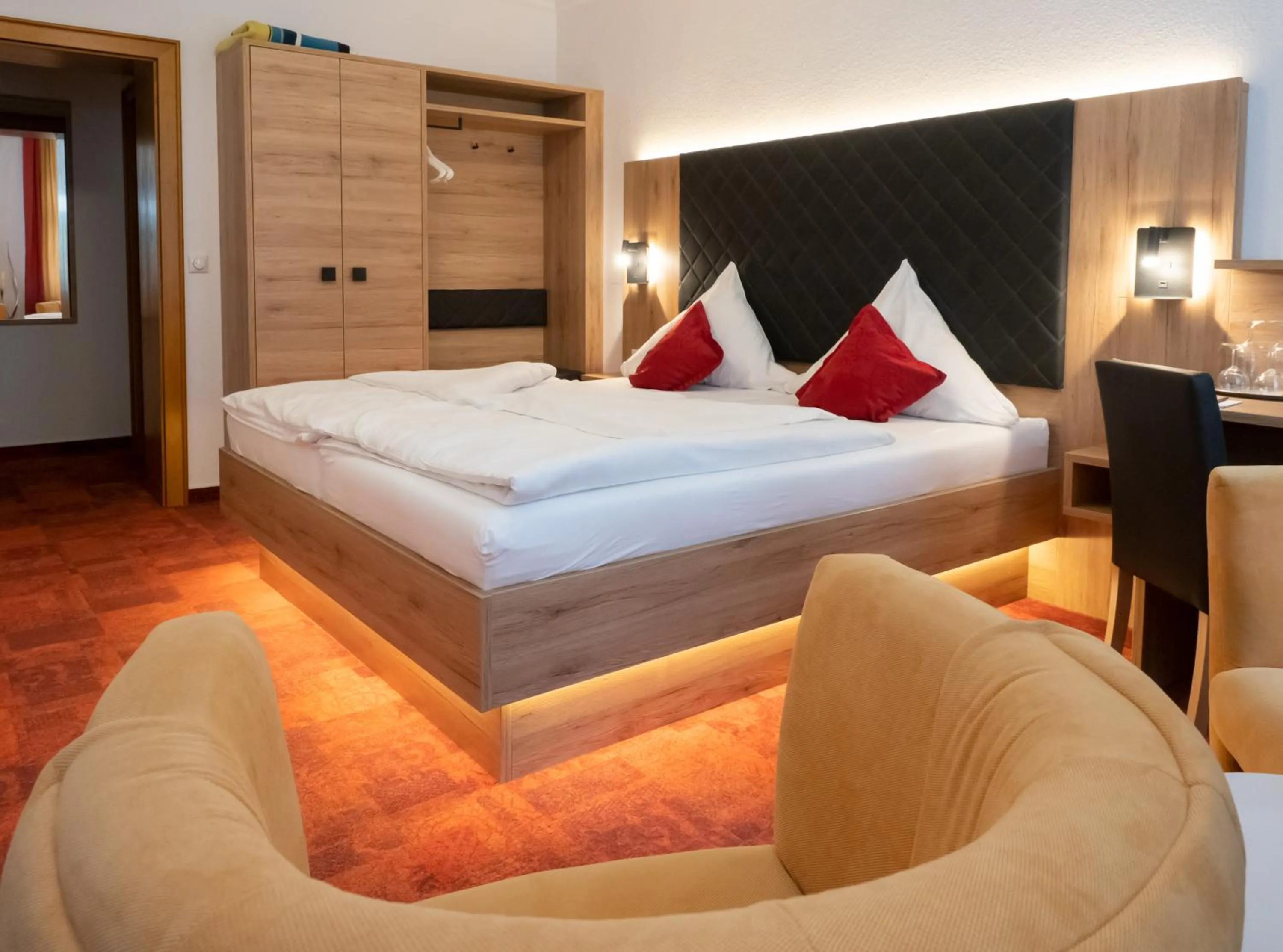 Photo of the whole room, Bed in Hotel St. Georg Garni