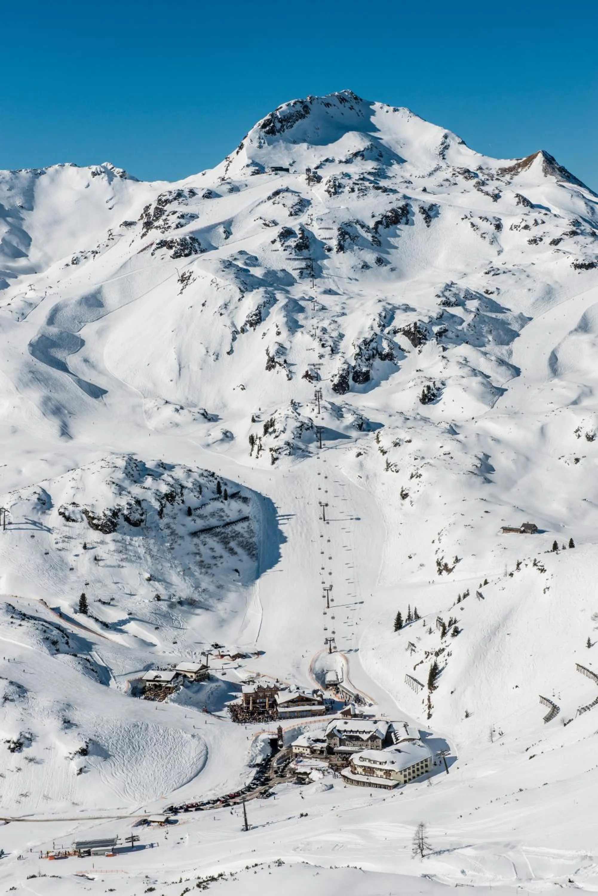 Skiing in Hotel Zehnerkar & Hotel Obertauern