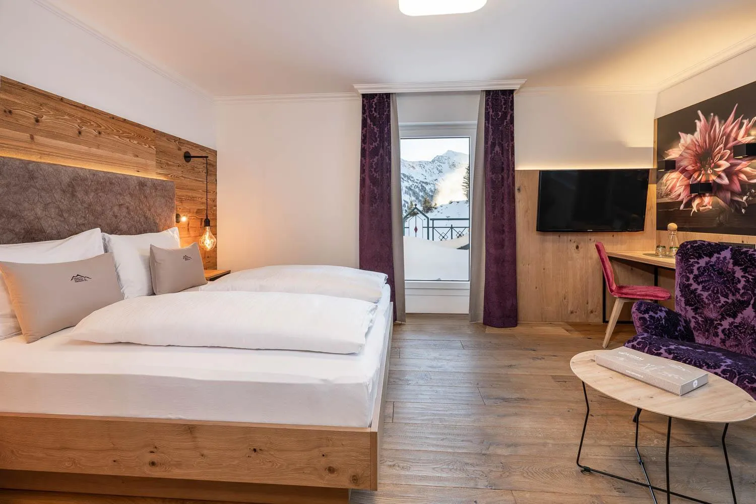 Photo of the whole room, Bed in Hotel Zehnerkar & Hotel Obertauern